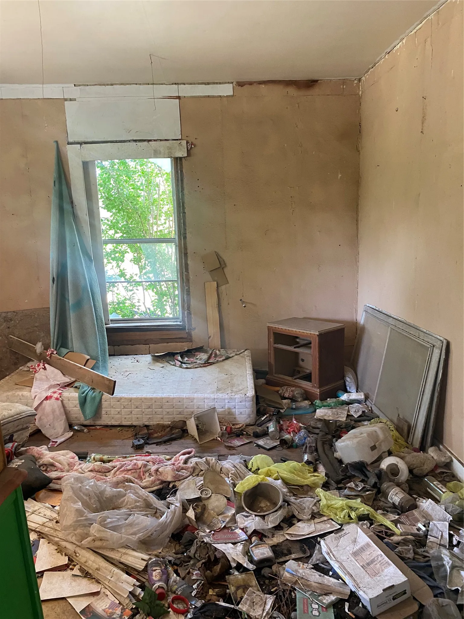 Single Family Residence For Sale in Coleman County , 1311 N Blanco Street, Coleman, Texas 76834, 2 Bedroom, 2 Bathroom, Garage spaces, 1,190 Sqft, built in 1950, mls#21334272, Real Estate Agent in Coleman, Homes For Sale in Coleman county, Homes For Sale in Coleman, Realtor in Coleman Texas, Real Estate Brokerage Independent Realty Texas, Luminita Cordes Realtor
