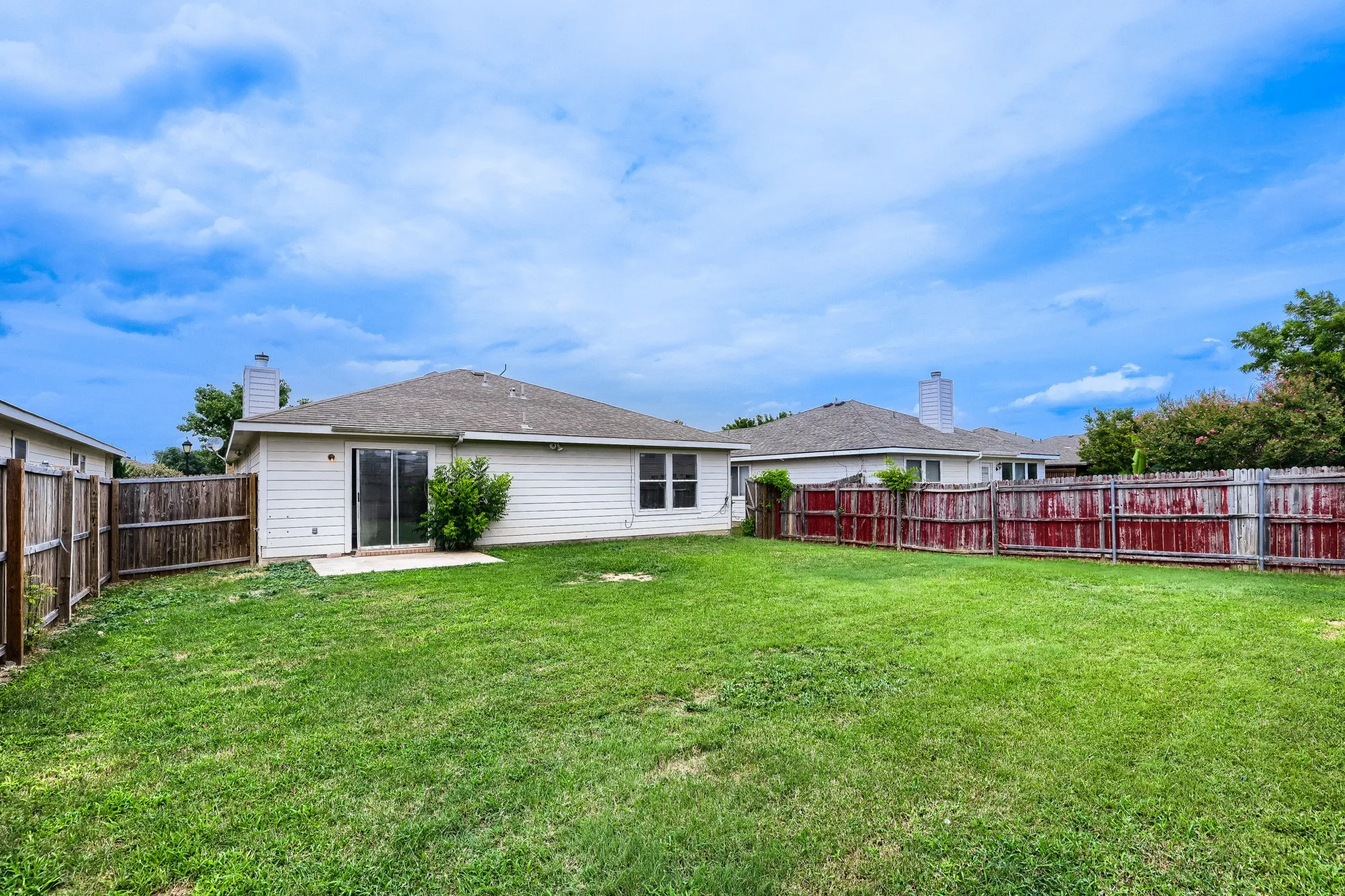 Single Family Residence For Sale in Collin County , 1625 White Oak Road, Anna, Texas 75409, 3 Bedroom, 2 Bathroom, 2 Garage spaces, 1,237 Sqft, built in 2002, mls#21333501, Real Estate Agent in Anna, Homes For Sale in Collin county, Homes For Sale in Anna, Realtor in Anna Texas, Real Estate Brokerage Independent Realty Texas, Luminita Cordes Realtor
