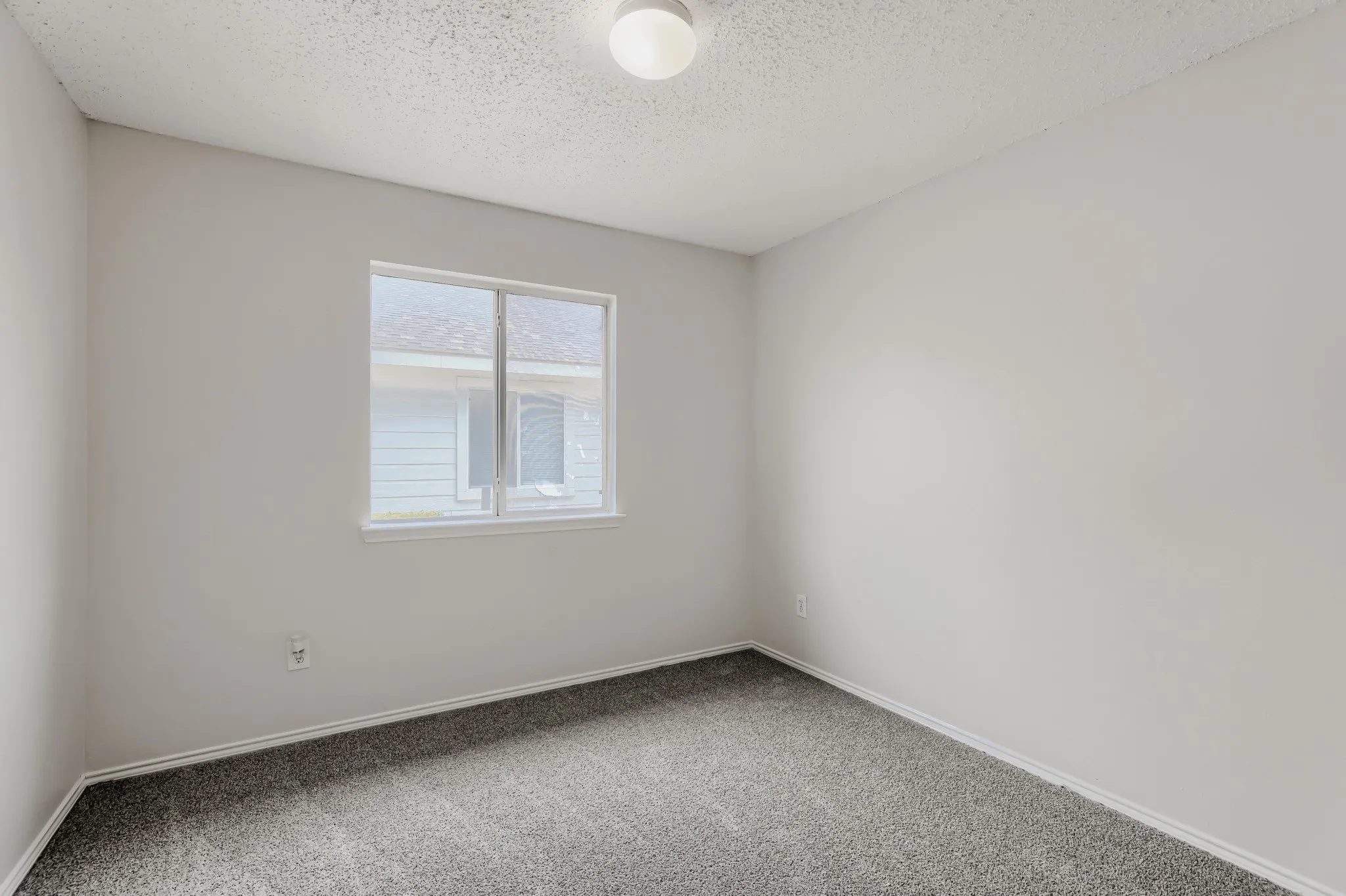 Single Family Residence For Sale in Collin County , 1625 White Oak Road, Anna, Texas 75409, 3 Bedroom, 2 Bathroom, 2 Garage spaces, 1,237 Sqft, built in 2002, mls#21333501, Real Estate Agent in Anna, Homes For Sale in Collin county, Homes For Sale in Anna, Realtor in Anna Texas, Real Estate Brokerage Independent Realty Texas, Luminita Cordes Realtor