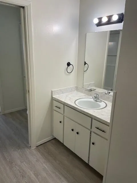 Single Family Residence For Rent in Denton County , 915 N Elm Street 4, Denton, Texas 76201, 3 Bedroom, 2 Bathroom, Garage spaces, 1,600 Sqft, built in 1968, mls#21336458, Real Estate Agent in Denton, Homes For Rent in Denton county, Homes For Rent in Denton, Realtor in Denton Texas, Real Estate Brokerage Independent Realty Texas, Luminita Cordes Realtor