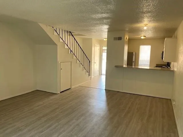 Single Family Residence For Rent in Denton County , 915 N Elm Street 4, Denton, Texas 76201, 3 Bedroom, 2 Bathroom, Garage spaces, 1,600 Sqft, built in 1968, mls#21336458, Real Estate Agent in Denton, Homes For Rent in Denton county, Homes For Rent in Denton, Realtor in Denton Texas, Real Estate Brokerage Independent Realty Texas, Luminita Cordes Realtor