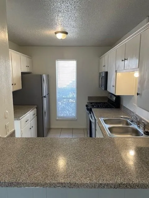 Single Family Residence For Rent in Denton County , 915 N Elm Street 4, Denton, Texas 76201, 3 Bedroom, 2 Bathroom, Garage spaces, 1,600 Sqft, built in 1968, mls#21336458, Real Estate Agent in Denton, Homes For Rent in Denton county, Homes For Rent in Denton, Realtor in Denton Texas, Real Estate Brokerage Independent Realty Texas, Luminita Cordes Realtor