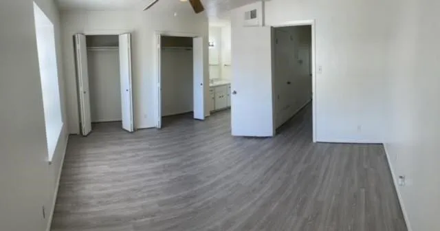 Single Family Residence For Rent in Denton County , 915 N Elm Street 4, Denton, Texas 76201, 3 Bedroom, 2 Bathroom, Garage spaces, 1,600 Sqft, built in 1968, mls#21336458, Real Estate Agent in Denton, Homes For Rent in Denton county, Homes For Rent in Denton, Realtor in Denton Texas, Real Estate Brokerage Independent Realty Texas, Luminita Cordes Realtor