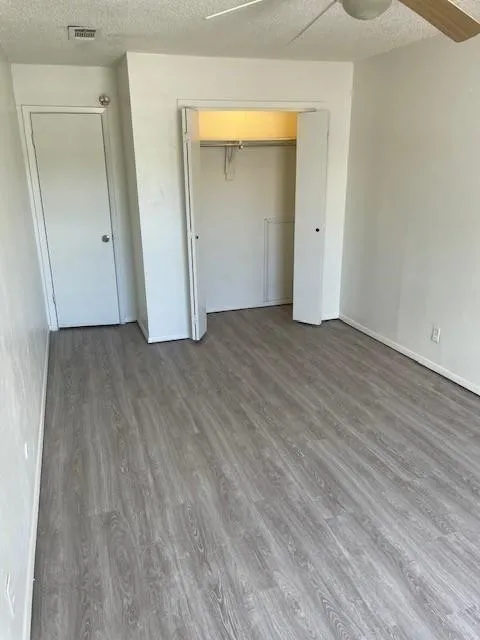 Single Family Residence For Rent in Denton County , 915 N Elm Street 4, Denton, Texas 76201, 3 Bedroom, 2 Bathroom, Garage spaces, 1,600 Sqft, built in 1968, mls#21336458, Real Estate Agent in Denton, Homes For Rent in Denton county, Homes For Rent in Denton, Realtor in Denton Texas, Real Estate Brokerage Independent Realty Texas, Luminita Cordes Realtor