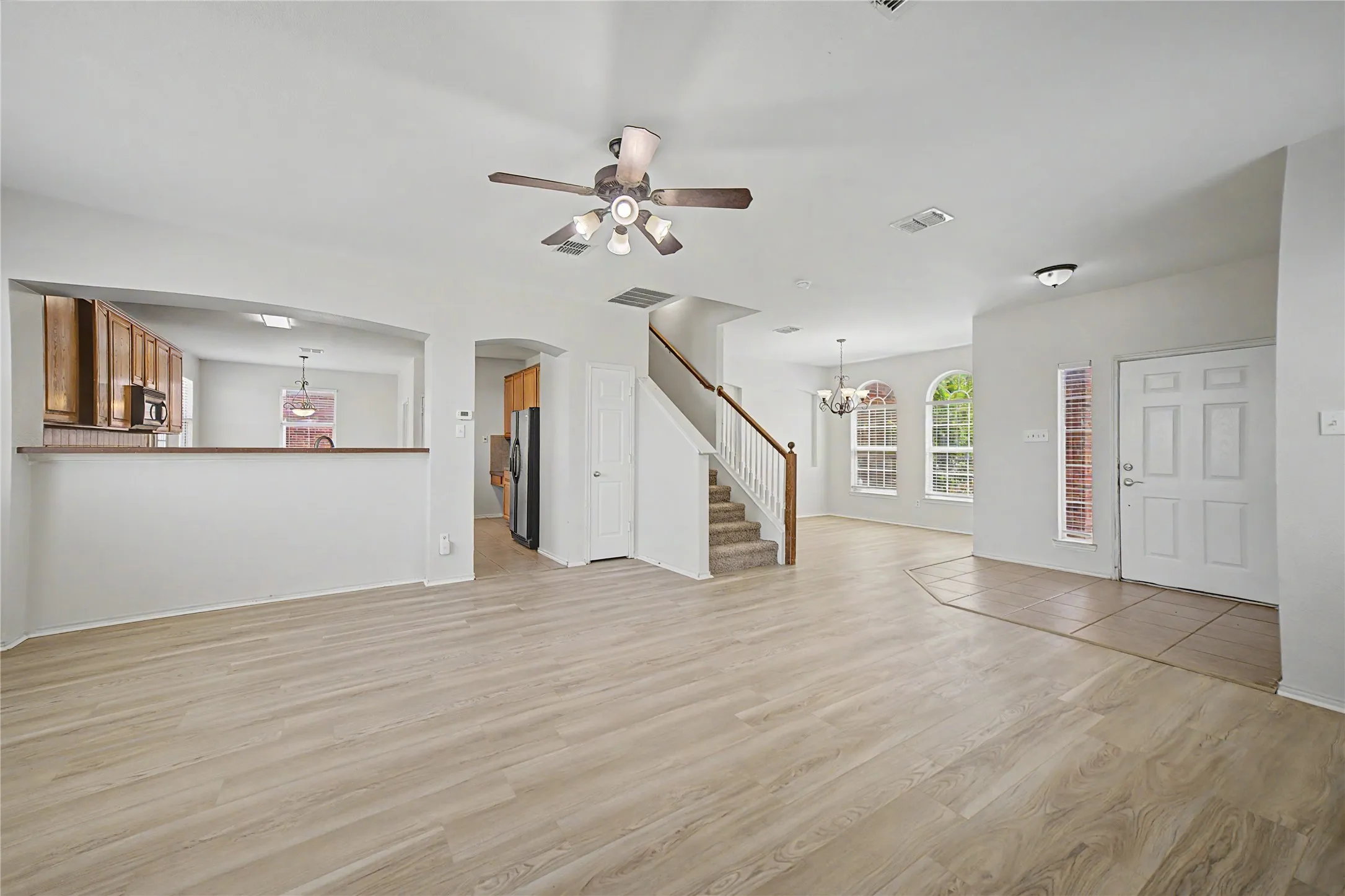 Single Family Residence For Rent in Denton County , 1901 Cliffrose, Little Elm, Texas 75068, 4 Bedroom, 3 Bathroom, 2 Garage spaces, 2,478 Sqft, built in 2005, mls#21336484, Real Estate Agent in Little Elm, Homes For Rent in Denton county, Homes For Rent in Little Elm, Realtor in Little Elm Texas, Real Estate Brokerage Independent Realty Texas, Luminita Cordes Realtor