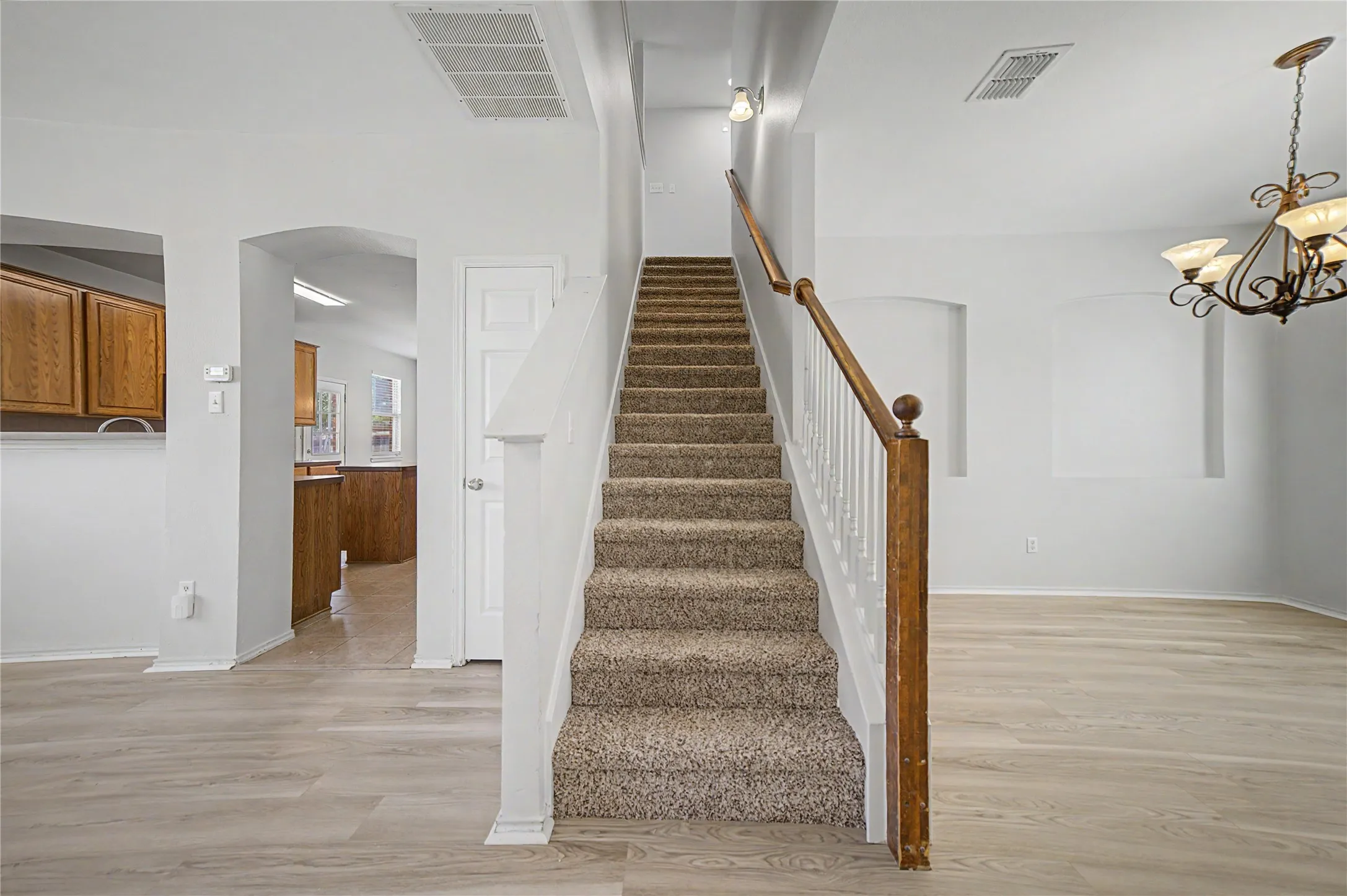 Single Family Residence For Rent in Denton County , 1901 Cliffrose, Little Elm, Texas 75068, 4 Bedroom, 3 Bathroom, 2 Garage spaces, 2,478 Sqft, built in 2005, mls#21336484, Real Estate Agent in Little Elm, Homes For Rent in Denton county, Homes For Rent in Little Elm, Realtor in Little Elm Texas, Real Estate Brokerage Independent Realty Texas, Luminita Cordes Realtor