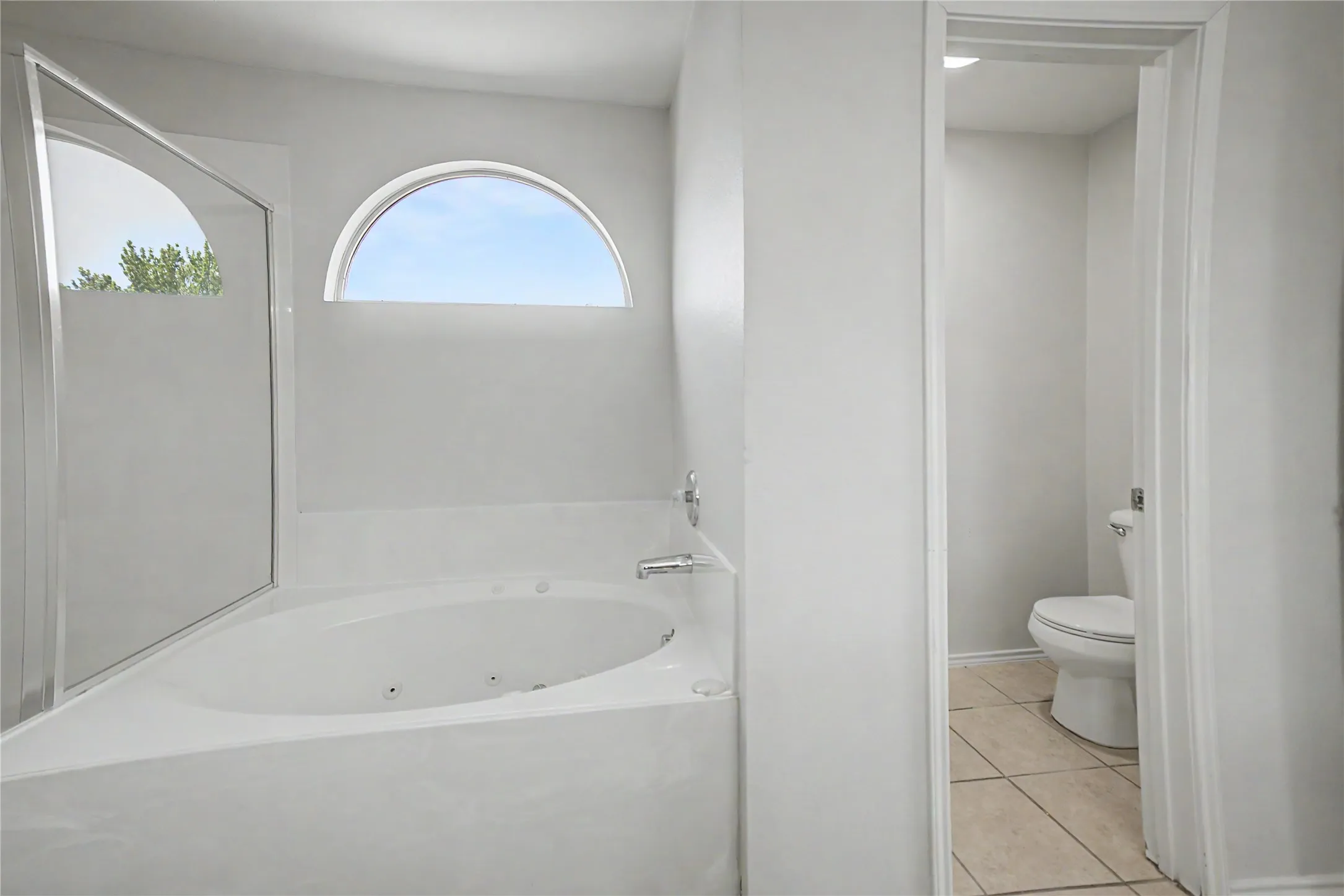 Single Family Residence For Rent in Denton County , 1901 Cliffrose, Little Elm, Texas 75068, 4 Bedroom, 3 Bathroom, 2 Garage spaces, 2,478 Sqft, built in 2005, mls#21336484, Real Estate Agent in Little Elm, Homes For Rent in Denton county, Homes For Rent in Little Elm, Realtor in Little Elm Texas, Real Estate Brokerage Independent Realty Texas, Luminita Cordes Realtor