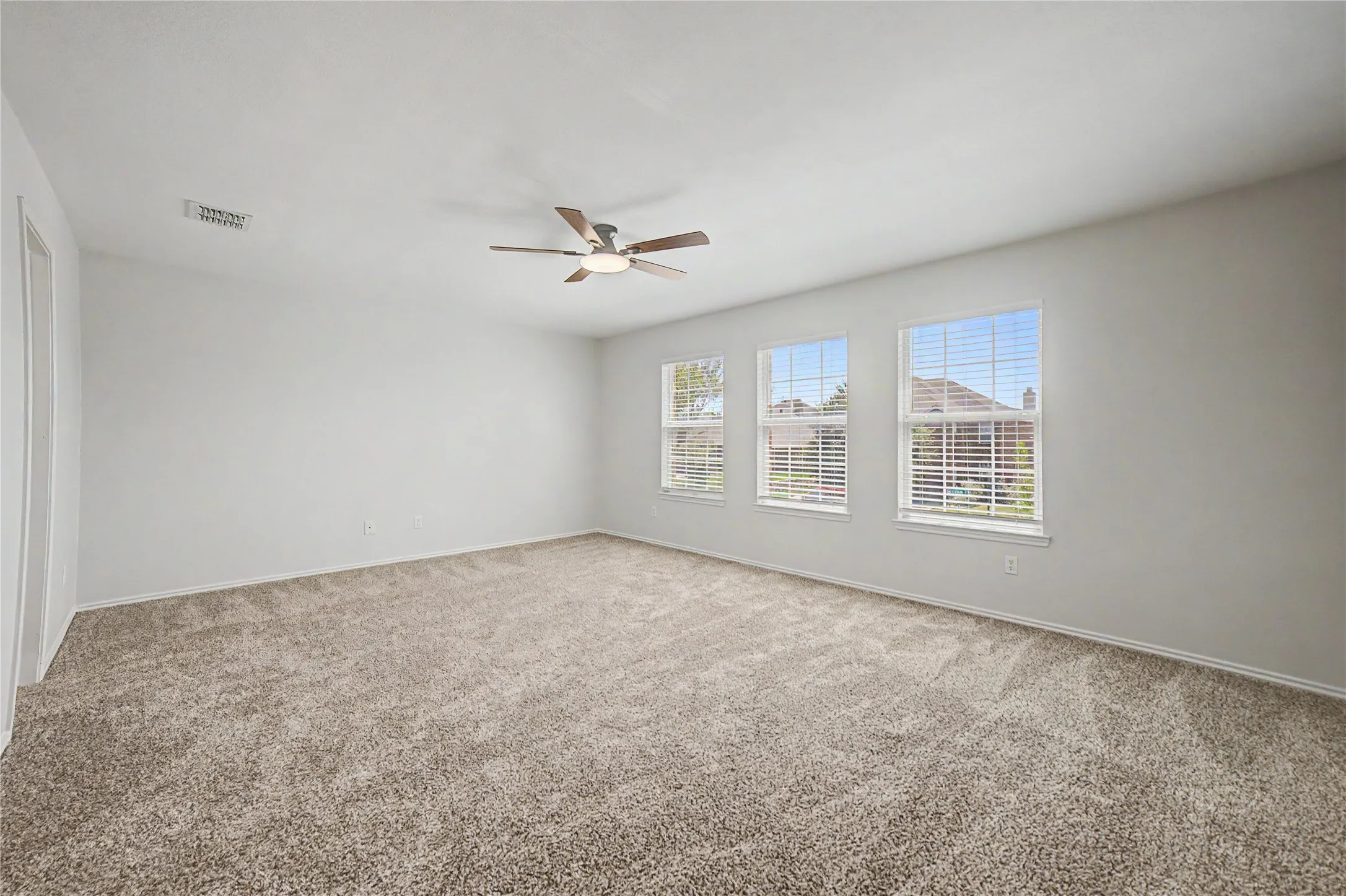 Single Family Residence For Rent in Denton County , 1901 Cliffrose, Little Elm, Texas 75068, 4 Bedroom, 3 Bathroom, 2 Garage spaces, 2,478 Sqft, built in 2005, mls#21336484, Real Estate Agent in Little Elm, Homes For Rent in Denton county, Homes For Rent in Little Elm, Realtor in Little Elm Texas, Real Estate Brokerage Independent Realty Texas, Luminita Cordes Realtor