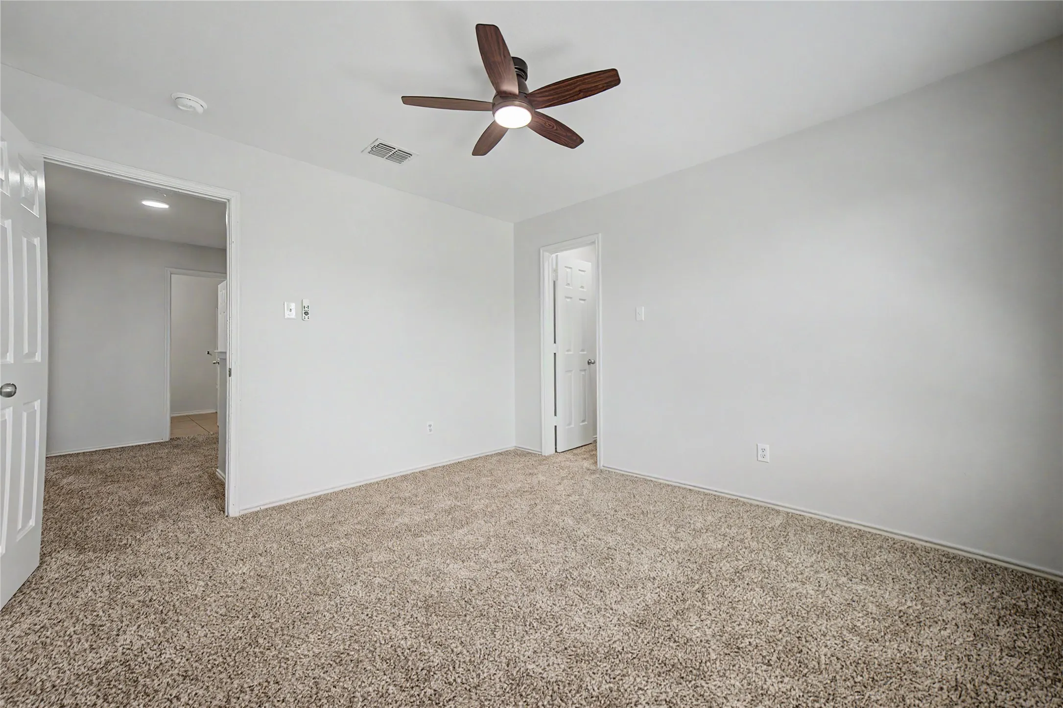 Single Family Residence For Rent in Denton County , 1901 Cliffrose, Little Elm, Texas 75068, 4 Bedroom, 3 Bathroom, 2 Garage spaces, 2,478 Sqft, built in 2005, mls#21336484, Real Estate Agent in Little Elm, Homes For Rent in Denton county, Homes For Rent in Little Elm, Realtor in Little Elm Texas, Real Estate Brokerage Independent Realty Texas, Luminita Cordes Realtor