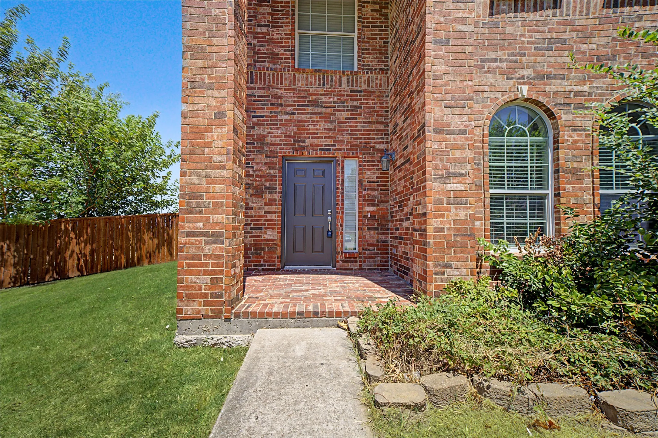 Single Family Residence For Rent in Denton County , 1901 Cliffrose, Little Elm, Texas 75068, 4 Bedroom, 3 Bathroom, 2 Garage spaces, 2,478 Sqft, built in 2005, mls#21336484, Real Estate Agent in Little Elm, Homes For Rent in Denton county, Homes For Rent in Little Elm, Realtor in Little Elm Texas, Real Estate Brokerage Independent Realty Texas, Luminita Cordes Realtor