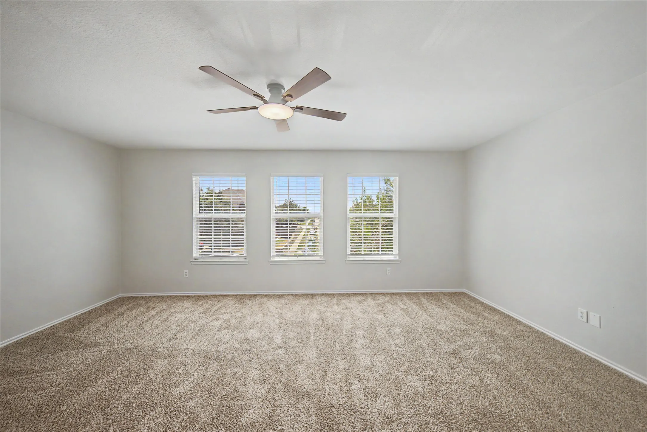 Single Family Residence For Rent in Denton County , 1901 Cliffrose, Little Elm, Texas 75068, 4 Bedroom, 3 Bathroom, 2 Garage spaces, 2,478 Sqft, built in 2005, mls#21336484, Real Estate Agent in Little Elm, Homes For Rent in Denton county, Homes For Rent in Little Elm, Realtor in Little Elm Texas, Real Estate Brokerage Independent Realty Texas, Luminita Cordes Realtor