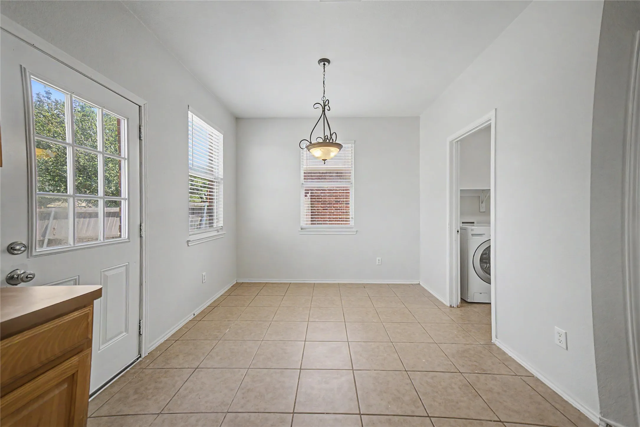 Single Family Residence For Rent in Denton County , 1901 Cliffrose, Little Elm, Texas 75068, 4 Bedroom, 3 Bathroom, 2 Garage spaces, 2,478 Sqft, built in 2005, mls#21336484, Real Estate Agent in Little Elm, Homes For Rent in Denton county, Homes For Rent in Little Elm, Realtor in Little Elm Texas, Real Estate Brokerage Independent Realty Texas, Luminita Cordes Realtor
