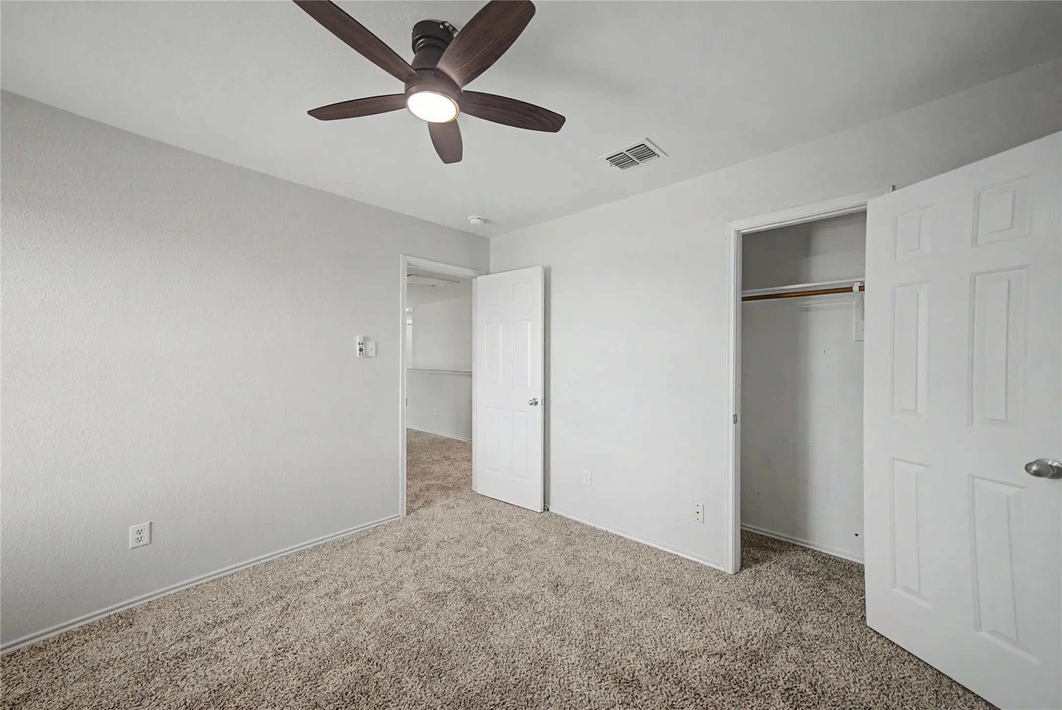 Single Family Residence For Rent in Denton County , 1901 Cliffrose, Little Elm, Texas 75068, 4 Bedroom, 3 Bathroom, 2 Garage spaces, 2,478 Sqft, built in 2005, mls#21336484, Real Estate Agent in Little Elm, Homes For Rent in Denton county, Homes For Rent in Little Elm, Realtor in Little Elm Texas, Real Estate Brokerage Independent Realty Texas, Luminita Cordes Realtor