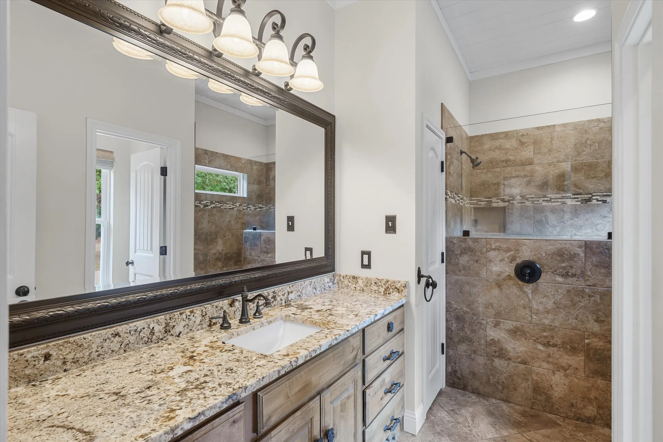 Single Family Residence For Sale in Van Zandt County , 11088 State Highway 19, Edgewood, Texas 75117, 4 Bedrooms, 3 Bathrooms, 2 Garage spaces, 3,520 Sqft, built in 2016, Price $1,200,000, mls#21336477, Real Estate Agent in Edgewood, Homes For Sale in Van Zandt county, Homes For Sale in Edgewood, Realtor in Edgewood Texas, Real Estate Brokerage Independent Realty Texas, Luminita Cordes Realtor