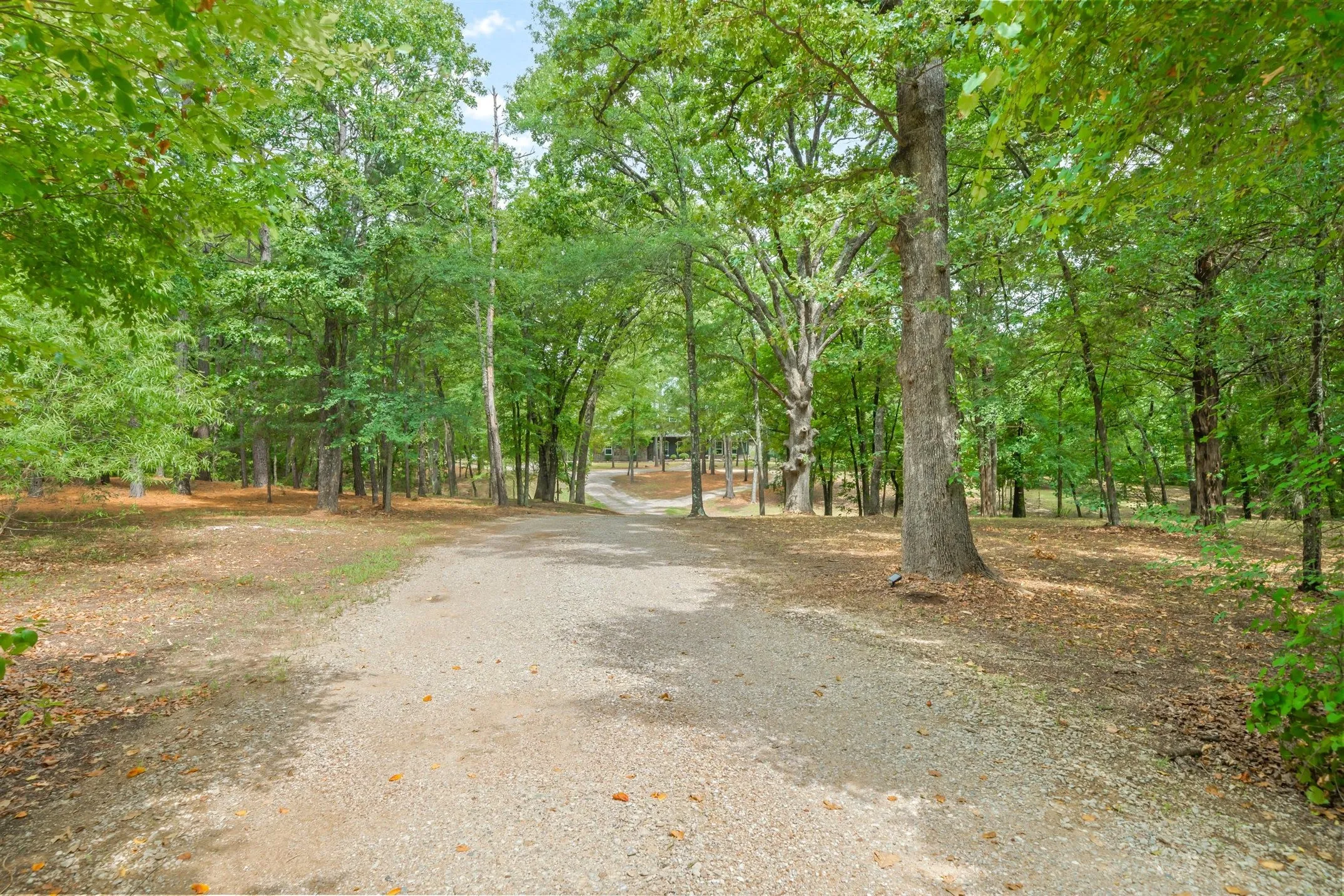 Single Family Residence For Sale in Van Zandt County , 11088 State Highway 19, Edgewood, Texas 75117, 4 Bedrooms, 3 Bathrooms, 2 Garage spaces, 3,520 Sqft, built in 2016, Price $1,200,000, mls#21336477, Real Estate Agent in Edgewood, Homes For Sale in Van Zandt county, Homes For Sale in Edgewood, Realtor in Edgewood Texas, Real Estate Brokerage Independent Realty Texas, Luminita Cordes Realtor