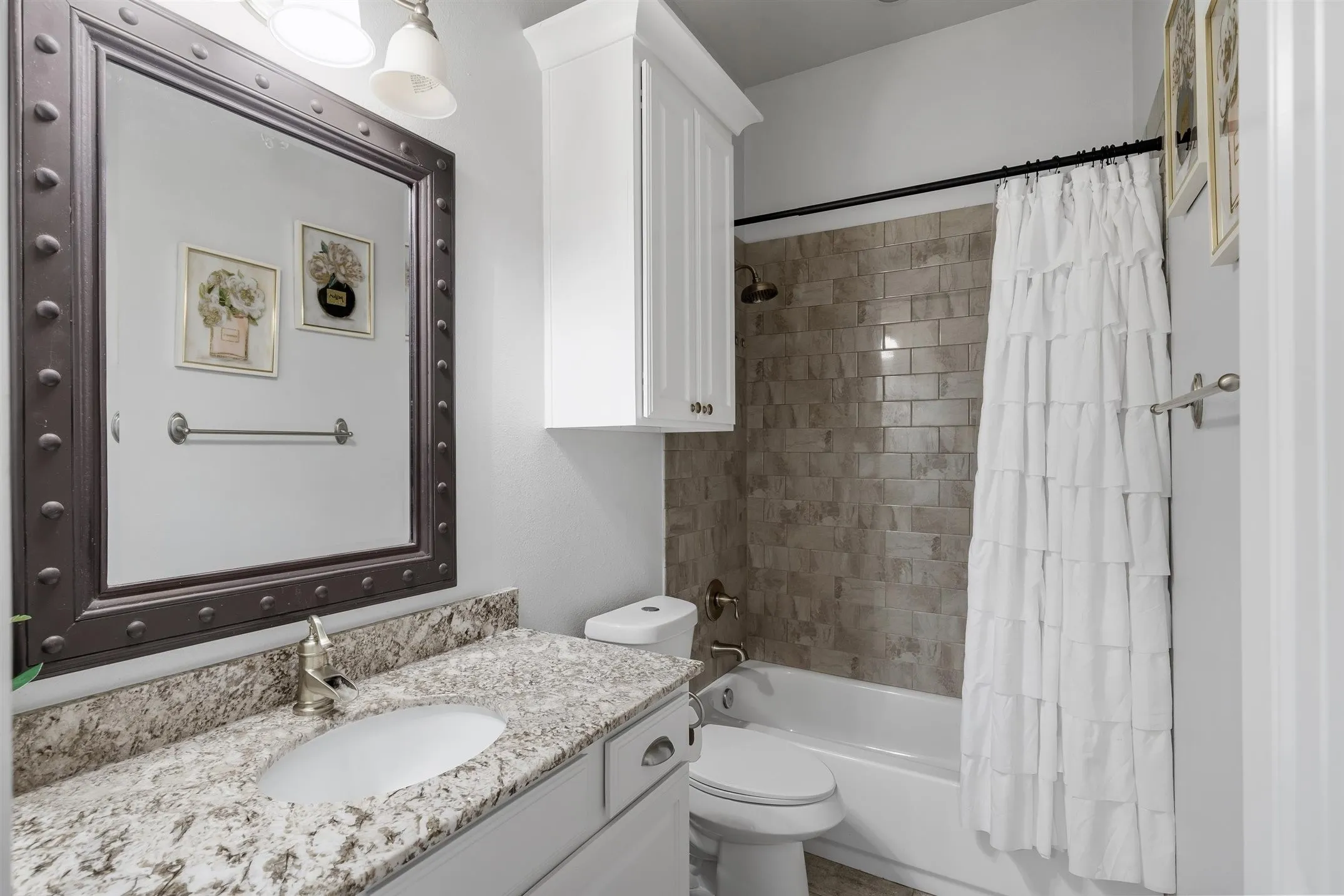 Single Family Residence For Sale in Van Zandt County , 11088 State Highway 19, Edgewood, Texas 75117, 4 Bedrooms, 3 Bathrooms, 2 Garage spaces, 3,520 Sqft, built in 2016, Price $1,200,000, mls#21336477, Real Estate Agent in Edgewood, Homes For Sale in Van Zandt county, Homes For Sale in Edgewood, Realtor in Edgewood Texas, Real Estate Brokerage Independent Realty Texas, Luminita Cordes Realtor