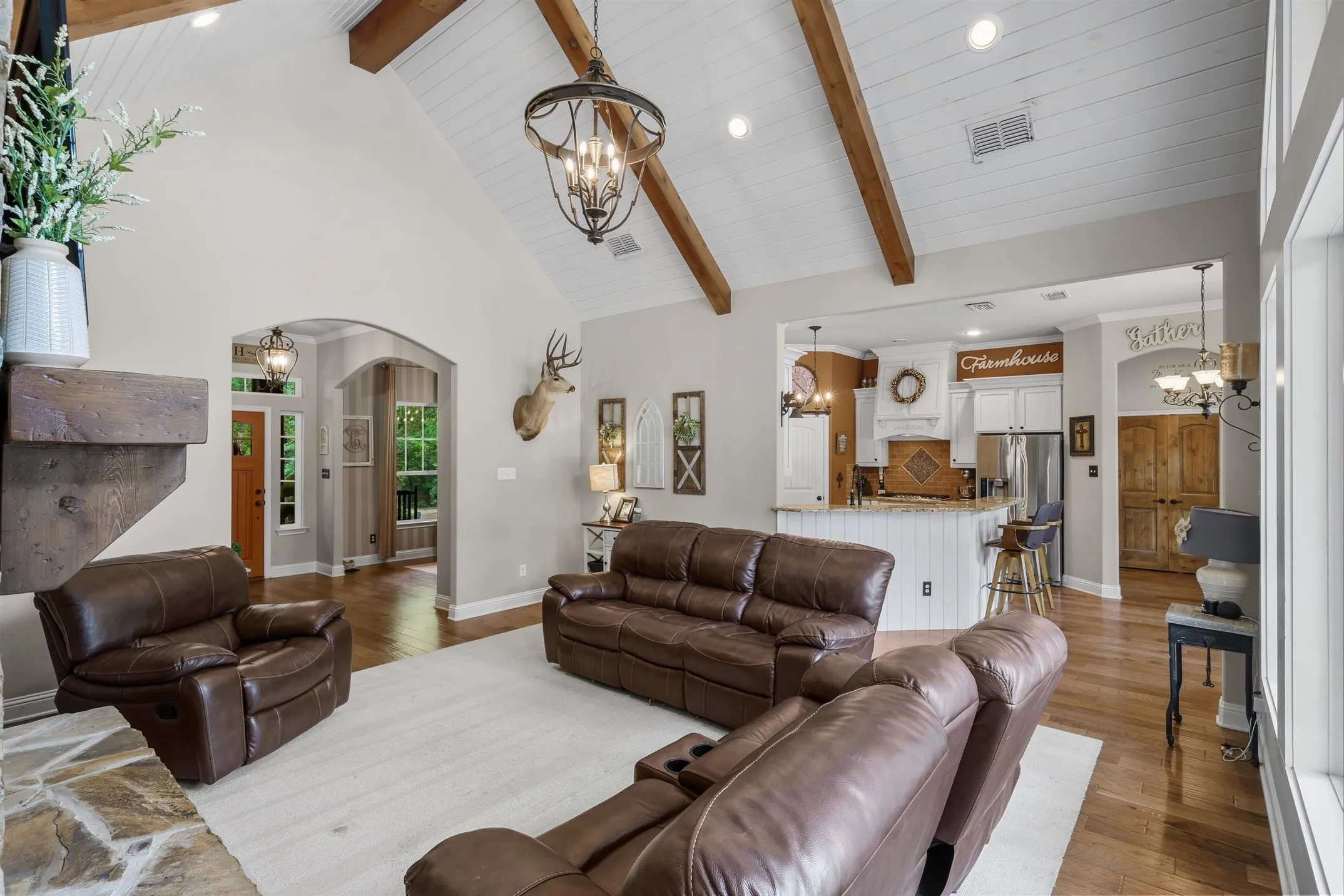 Single Family Residence For Sale in Van Zandt County , 11088 State Highway 19, Edgewood, Texas 75117, 4 Bedrooms, 3 Bathrooms, 2 Garage spaces, 3,520 Sqft, built in 2016, Price $1,200,000, mls#21336477, Real Estate Agent in Edgewood, Homes For Sale in Van Zandt county, Homes For Sale in Edgewood, Realtor in Edgewood Texas, Real Estate Brokerage Independent Realty Texas, Luminita Cordes Realtor