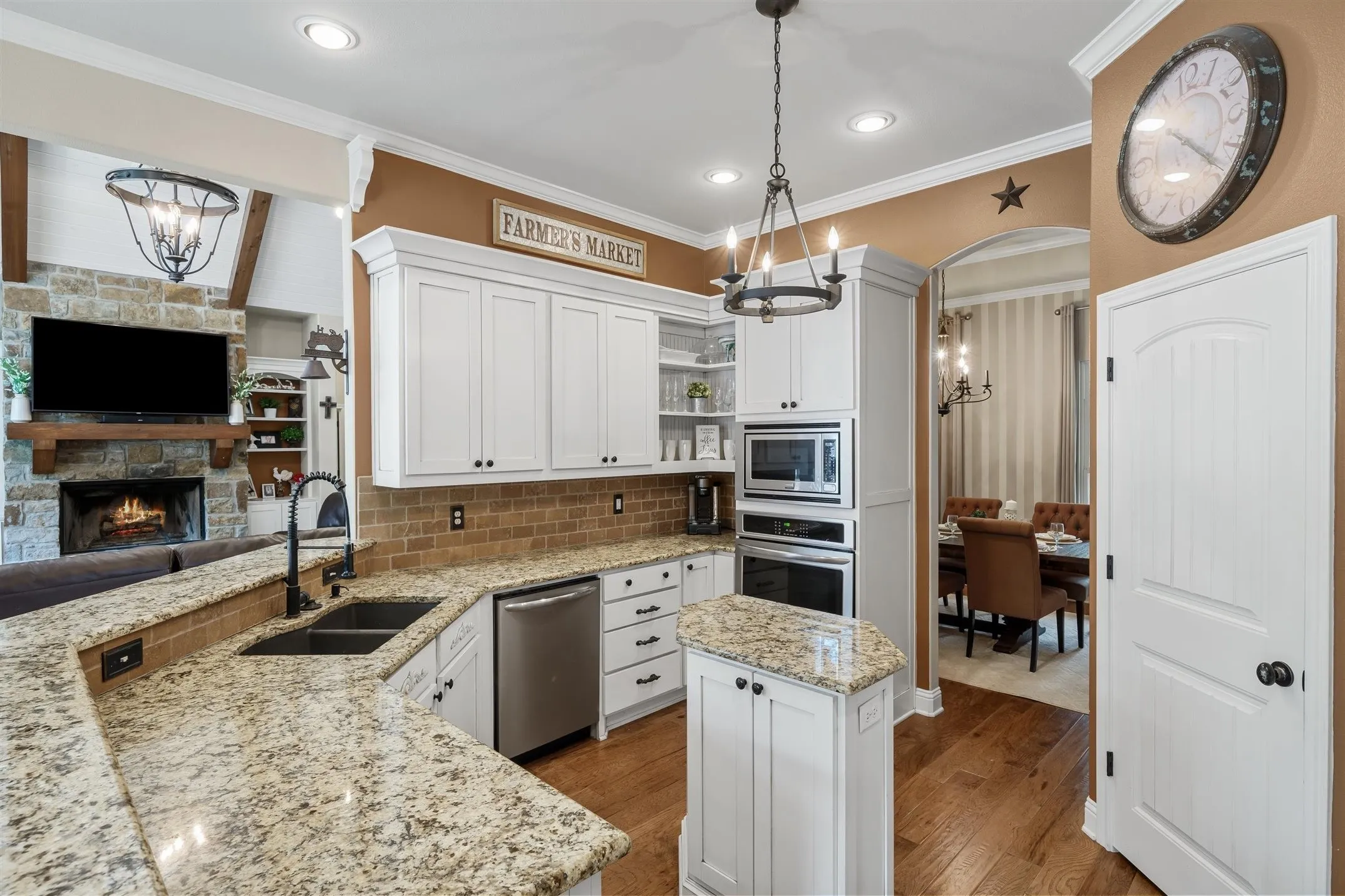 Single Family Residence For Sale in Van Zandt County , 11088 State Highway 19, Edgewood, Texas 75117, 4 Bedrooms, 3 Bathrooms, 2 Garage spaces, 3,520 Sqft, built in 2016, Price $1,200,000, mls#21336477, Real Estate Agent in Edgewood, Homes For Sale in Van Zandt county, Homes For Sale in Edgewood, Realtor in Edgewood Texas, Real Estate Brokerage Independent Realty Texas, Luminita Cordes Realtor