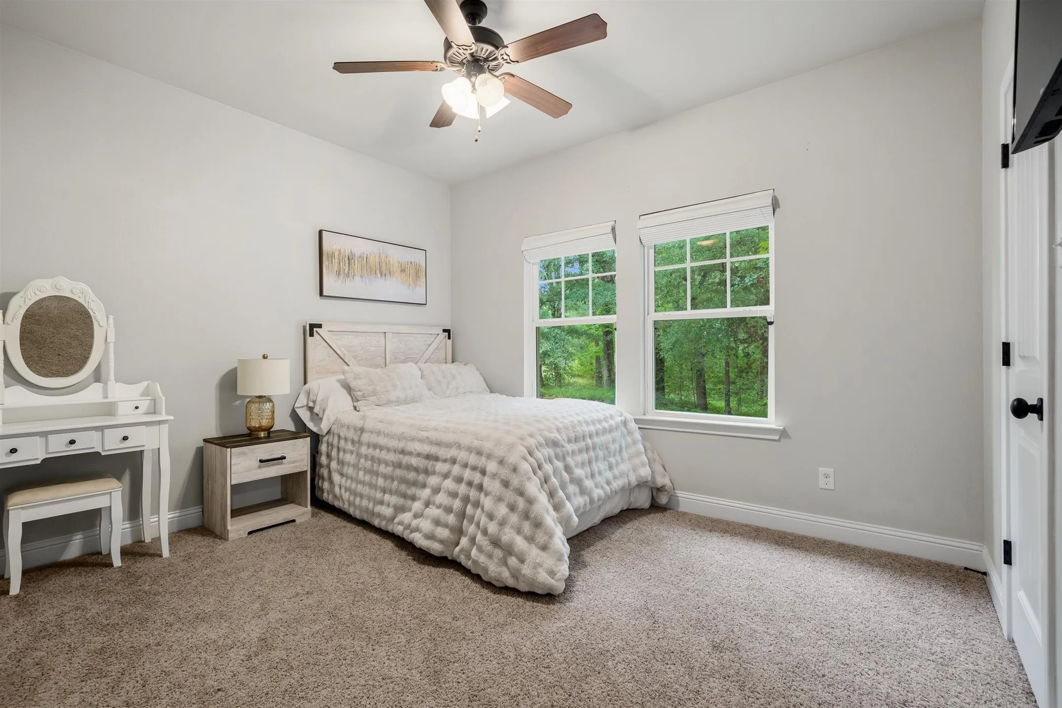 Single Family Residence For Sale in Van Zandt County , 11088 State Highway 19, Edgewood, Texas 75117, 4 Bedrooms, 3 Bathrooms, 2 Garage spaces, 3,520 Sqft, built in 2016, Price $1,200,000, mls#21336477, Real Estate Agent in Edgewood, Homes For Sale in Van Zandt county, Homes For Sale in Edgewood, Realtor in Edgewood Texas, Real Estate Brokerage Independent Realty Texas, Luminita Cordes Realtor