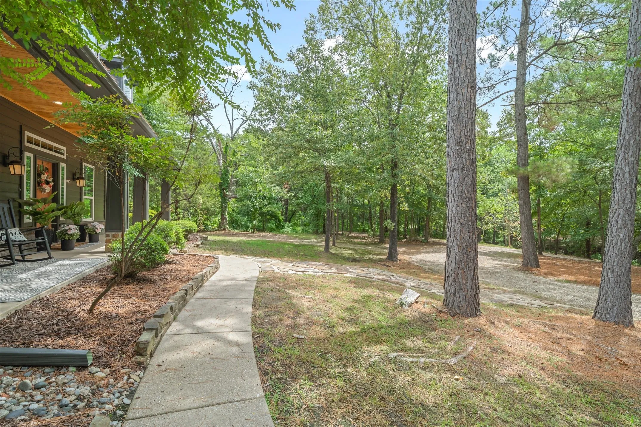 Single Family Residence For Sale in Van Zandt County , 11088 State Highway 19, Edgewood, Texas 75117, 4 Bedrooms, 3 Bathrooms, 2 Garage spaces, 3,520 Sqft, built in 2016, Price $1,200,000, mls#21336477, Real Estate Agent in Edgewood, Homes For Sale in Van Zandt county, Homes For Sale in Edgewood, Realtor in Edgewood Texas, Real Estate Brokerage Independent Realty Texas, Luminita Cordes Realtor