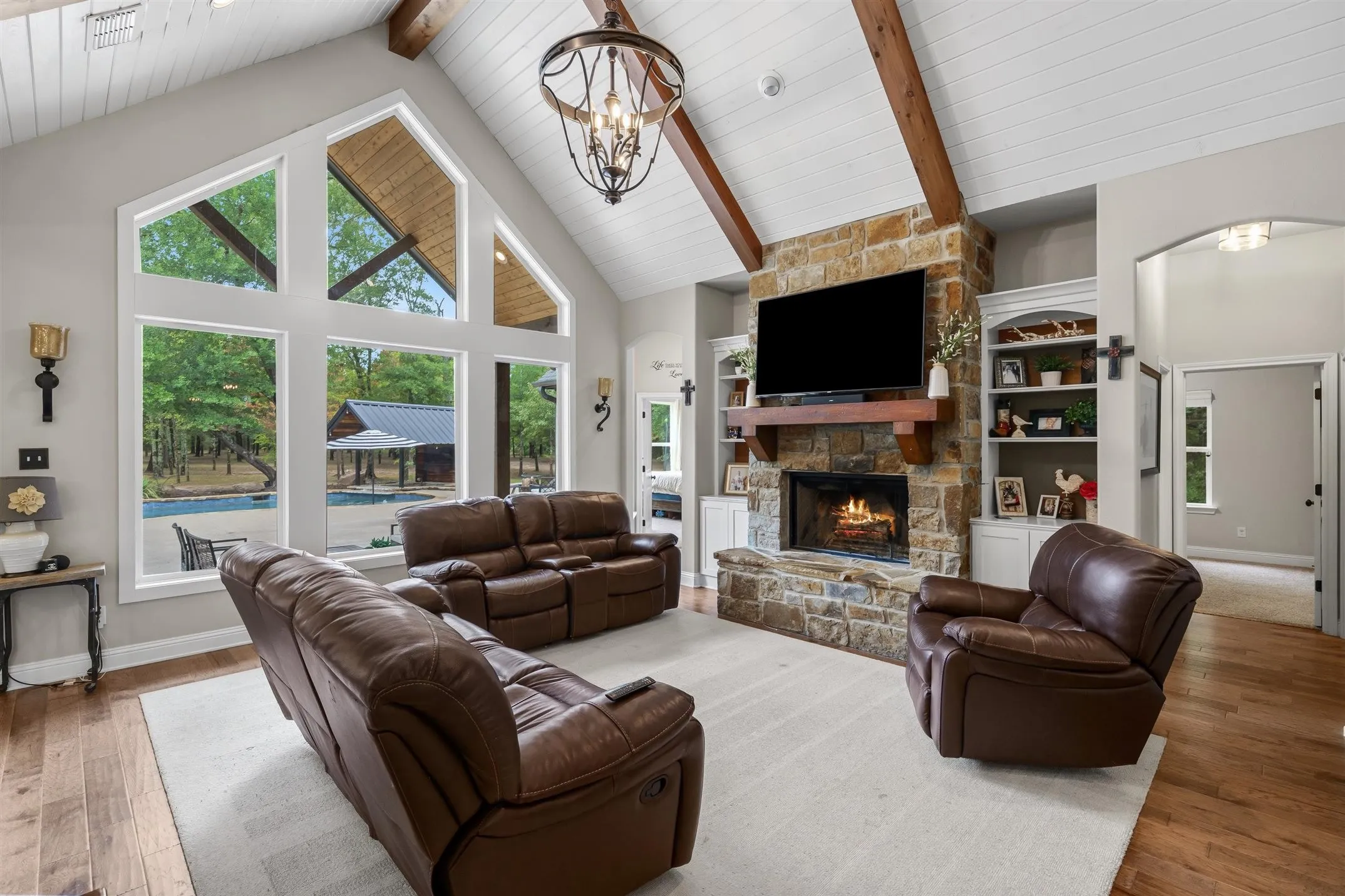 Single Family Residence For Sale in Van Zandt County , 11088 State Highway 19, Edgewood, Texas 75117, 4 Bedrooms, 3 Bathrooms, 2 Garage spaces, 3,520 Sqft, built in 2016, Price $1,200,000, mls#21336477, Real Estate Agent in Edgewood, Homes For Sale in Van Zandt county, Homes For Sale in Edgewood, Realtor in Edgewood Texas, Real Estate Brokerage Independent Realty Texas, Luminita Cordes Realtor