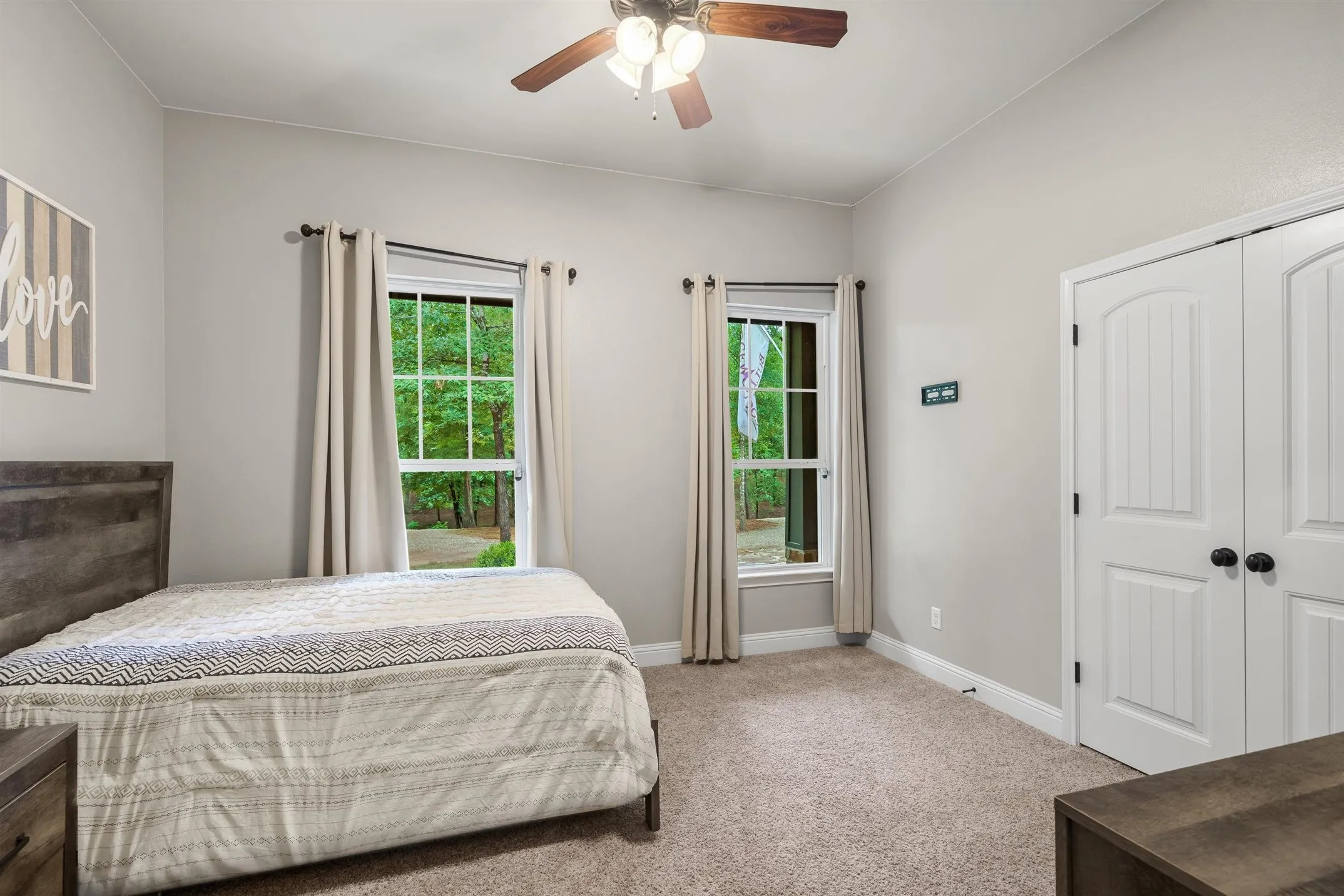Single Family Residence For Sale in Van Zandt County , 11088 State Highway 19, Edgewood, Texas 75117, 4 Bedrooms, 3 Bathrooms, 2 Garage spaces, 3,520 Sqft, built in 2016, Price $1,200,000, mls#21336477, Real Estate Agent in Edgewood, Homes For Sale in Van Zandt county, Homes For Sale in Edgewood, Realtor in Edgewood Texas, Real Estate Brokerage Independent Realty Texas, Luminita Cordes Realtor