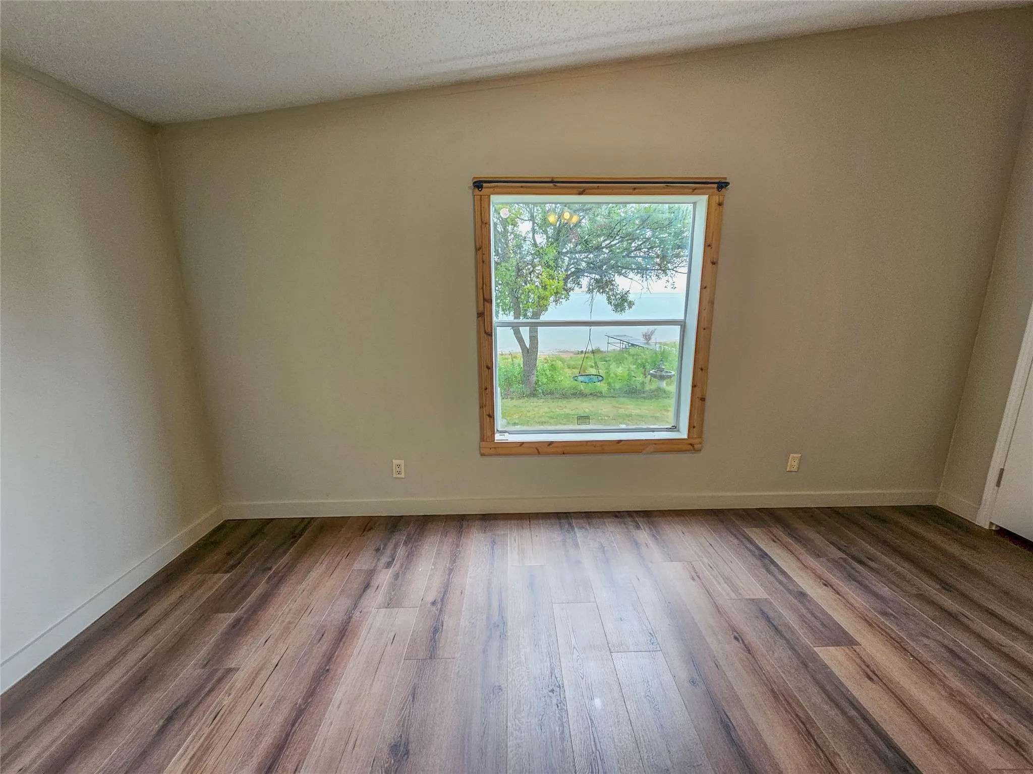Mobile Home For Sale in Wise County , 372 Meadow Pond Court, Runaway Bay, Texas 76426, 3 Bedroom, 2 Bathroom, Garage spaces, 1,984 Sqft, built in 2005, mls#21336500, Real Estate Agent in Runaway Bay, Homes For Sale in Wise county, Homes For Sale in Runaway Bay, Realtor in Runaway Bay Texas, Real Estate Brokerage Independent Realty Texas, Luminita Cordes Realtor