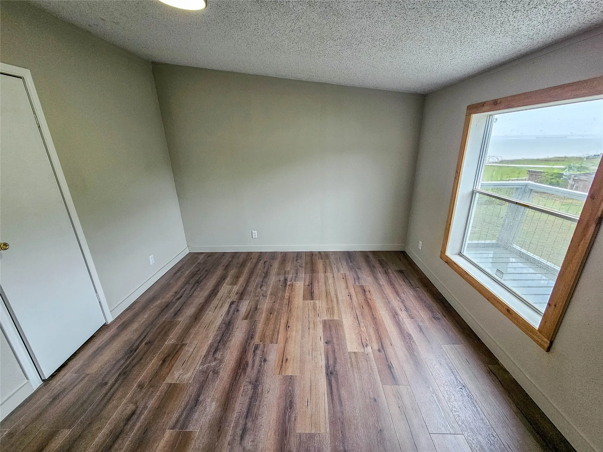 Mobile Home For Sale in Wise County , 372 Meadow Pond Court, Runaway Bay, Texas 76426, 3 Bedroom, 2 Bathroom, Garage spaces, 1,984 Sqft, built in 2005, mls#21336500, Real Estate Agent in Runaway Bay, Homes For Sale in Wise county, Homes For Sale in Runaway Bay, Realtor in Runaway Bay Texas, Real Estate Brokerage Independent Realty Texas, Luminita Cordes Realtor