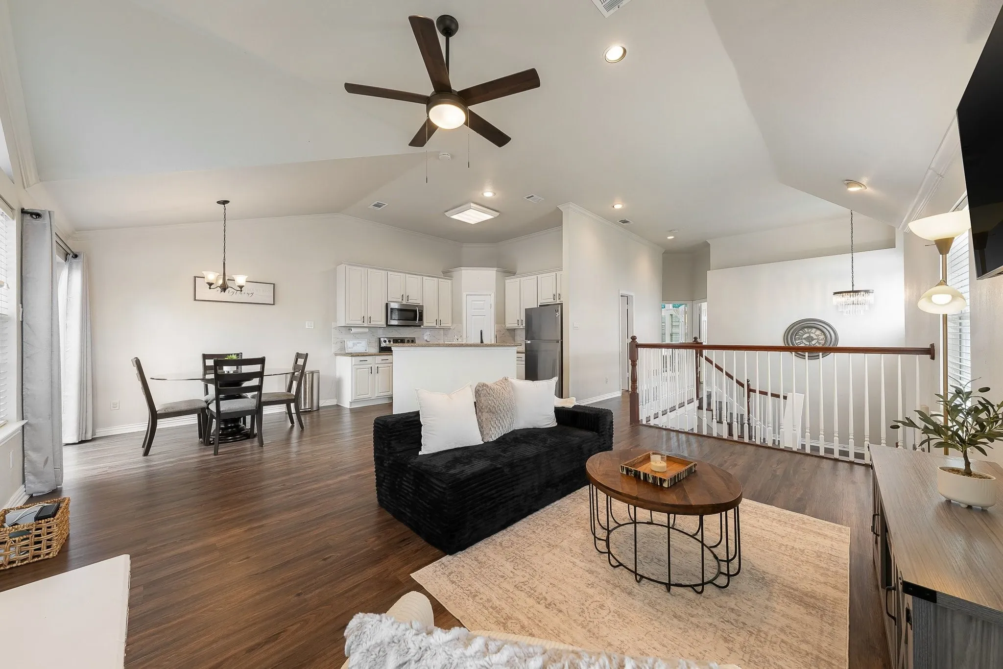 Condominium For Sale in Collin County , 18240 Midway Road 1301, Dallas, Texas 75287, 3 Bedroom, 3 Bathroom, 2 Garage spaces, 1,703 Sqft, built in 1997, mls#21336349, Real Estate Agent in Dallas, Homes For Sale in Collin county, Homes For Sale in Dallas, Realtor in Dallas Texas, Real Estate Brokerage Independent Realty Texas, Luminita Cordes Realtor