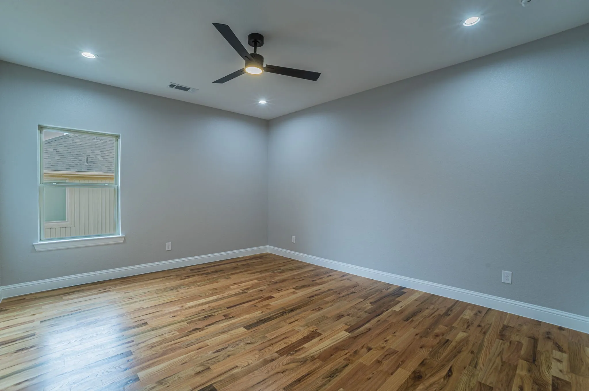 Single Family Residence For Sale in Dallas County , 8319 Deep Green Drive, Dallas, Texas 75249, 4 Bedroom, 4 Bathroom, 2 Garage spaces, 2,623 Sqft, built in 2025, mls#21336505, Real Estate Agent in Dallas, Homes For Sale in Dallas county, Homes For Sale in Dallas, Realtor in Dallas Texas, Real Estate Brokerage Independent Realty Texas, Luminita Cordes Realtor