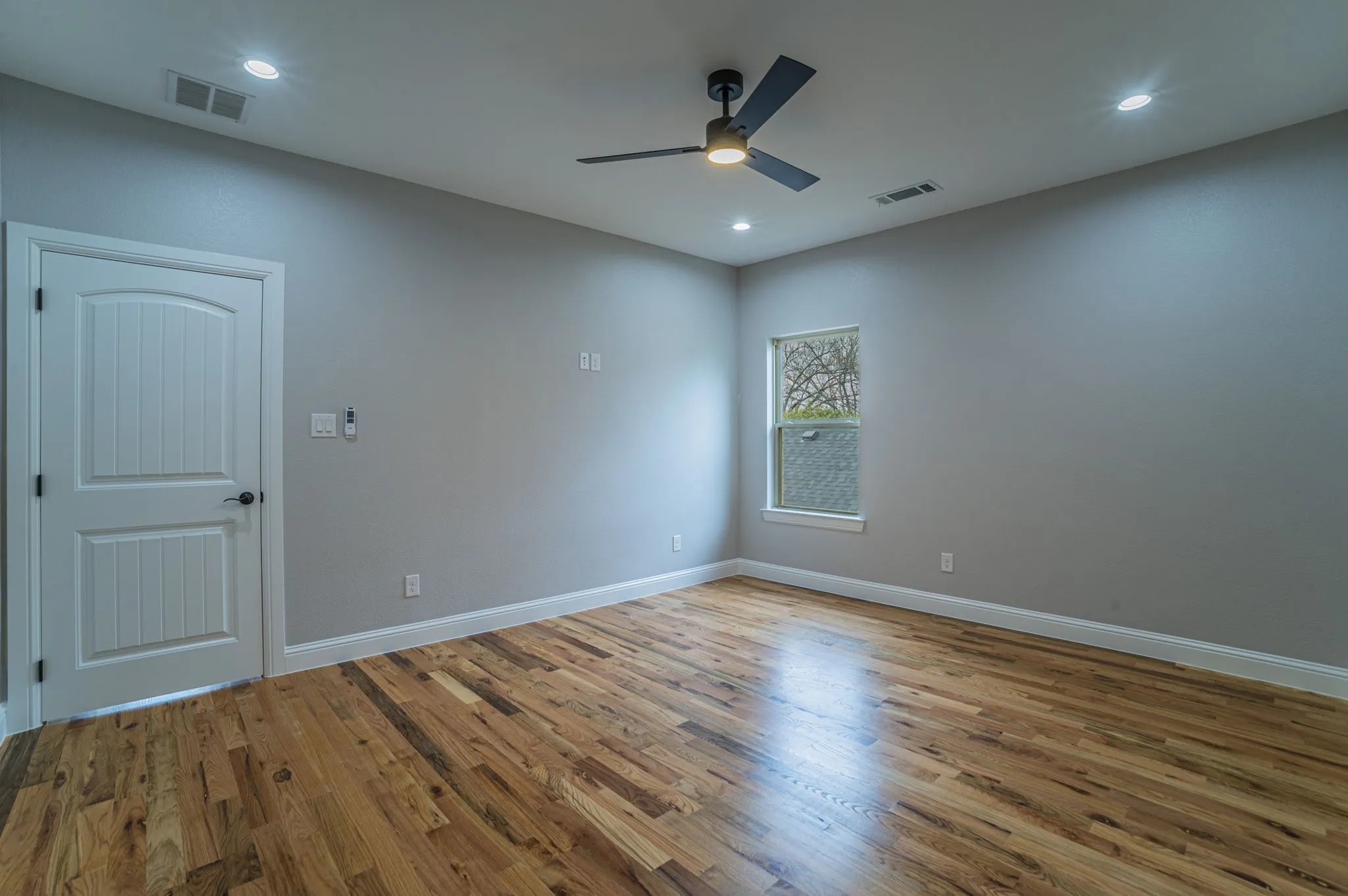 Single Family Residence For Sale in Dallas County , 8319 Deep Green Drive, Dallas, Texas 75249, 4 Bedroom, 4 Bathroom, 2 Garage spaces, 2,623 Sqft, built in 2025, mls#21336505, Real Estate Agent in Dallas, Homes For Sale in Dallas county, Homes For Sale in Dallas, Realtor in Dallas Texas, Real Estate Brokerage Independent Realty Texas, Luminita Cordes Realtor