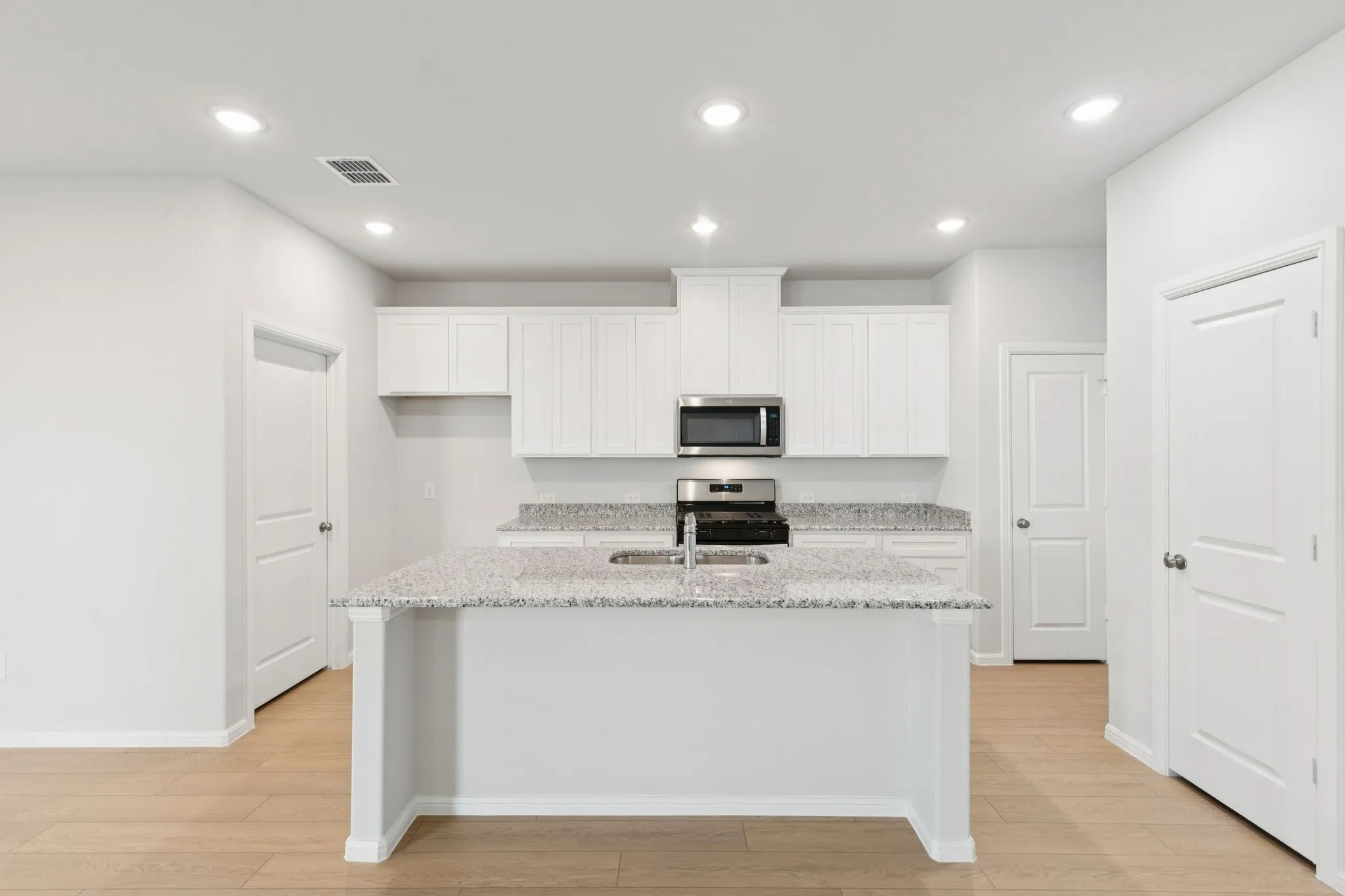 Single Family Residence For Sale in Collin County , 740 Santa Lucia Drive, Anna, Texas 75409, 3 Bedroom, 3 Bathroom, 2 Garage spaces, 1,777 Sqft, built in 2024, mls#21336510, Real Estate Agent in Anna, Homes For Sale in Collin county, Homes For Sale in Anna, Realtor in Anna Texas, Real Estate Brokerage Independent Realty Texas, Luminita Cordes Realtor