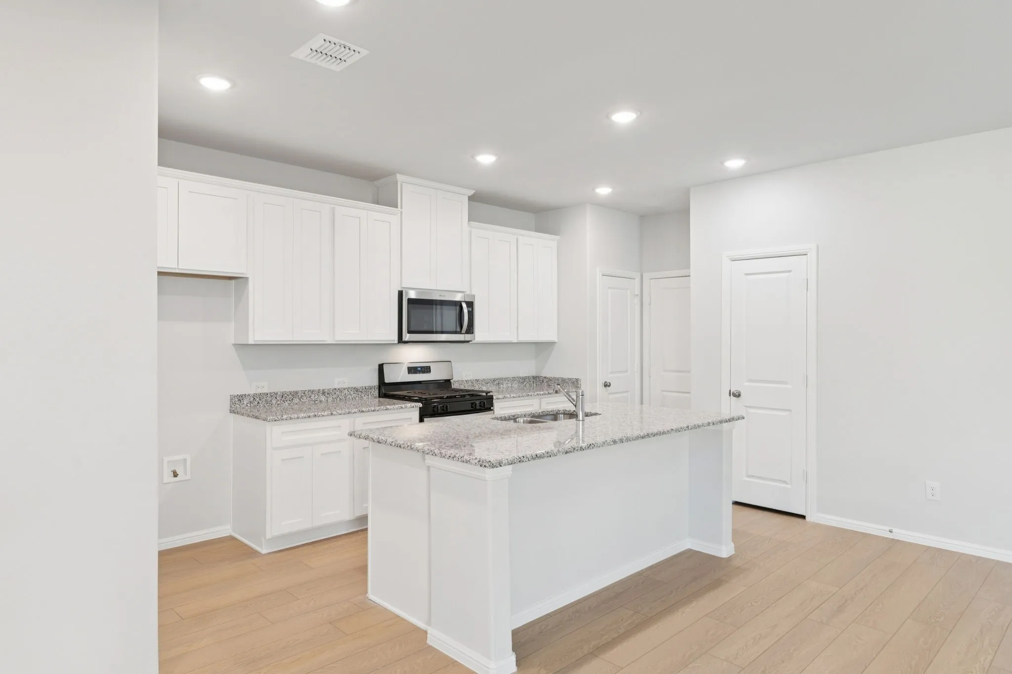 Single Family Residence For Sale in Collin County , 740 Santa Lucia Drive, Anna, Texas 75409, 3 Bedroom, 3 Bathroom, 2 Garage spaces, 1,777 Sqft, built in 2024, mls#21336510, Real Estate Agent in Anna, Homes For Sale in Collin county, Homes For Sale in Anna, Realtor in Anna Texas, Real Estate Brokerage Independent Realty Texas, Luminita Cordes Realtor