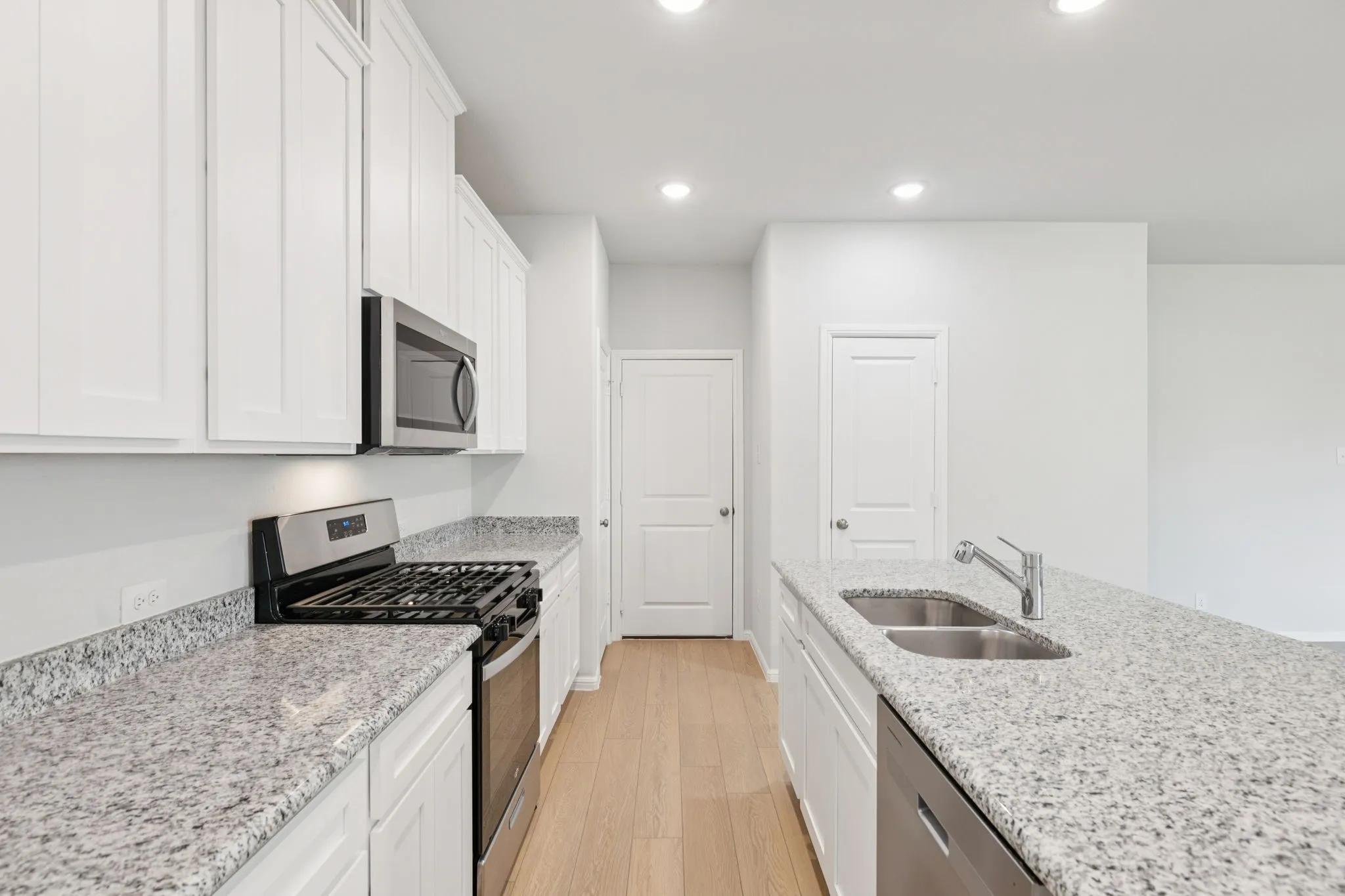 Single Family Residence For Sale in Collin County , 740 Santa Lucia Drive, Anna, Texas 75409, 3 Bedroom, 3 Bathroom, 2 Garage spaces, 1,777 Sqft, built in 2024, mls#21336510, Real Estate Agent in Anna, Homes For Sale in Collin county, Homes For Sale in Anna, Realtor in Anna Texas, Real Estate Brokerage Independent Realty Texas, Luminita Cordes Realtor