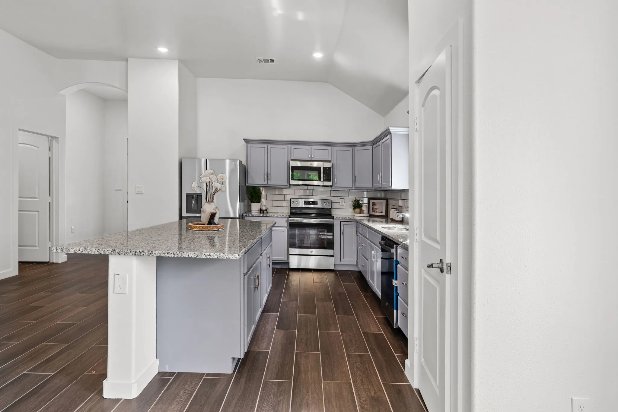 Single Family Residence For Sale in Hunt County , 3830 Mc Dougal Street, Greenville, Texas 75401, 3 Bedroom, 2 Bathroom, 2 Garage spaces, 1,903 Sqft, built in 2023, mls#21336361, Real Estate Agent in Greenville, Homes For Sale in Hunt county, Homes For Sale in Greenville, Realtor in Greenville Texas, Real Estate Brokerage Independent Realty Texas, Luminita Cordes Realtor