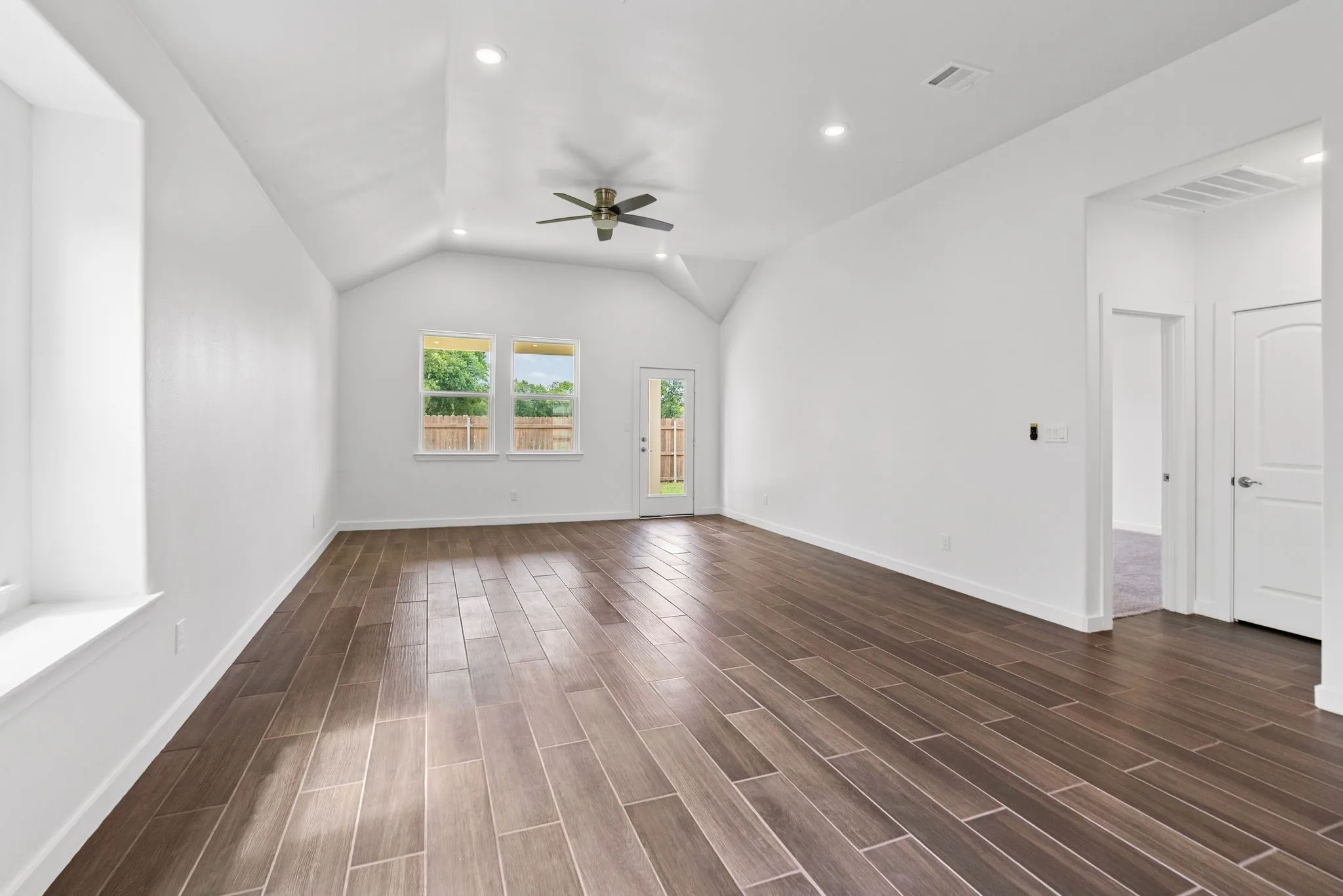 Single Family Residence For Sale in Hunt County , 3830 Mc Dougal Street, Greenville, Texas 75401, 3 Bedroom, 2 Bathroom, 2 Garage spaces, 1,903 Sqft, built in 2023, mls#21336361, Real Estate Agent in Greenville, Homes For Sale in Hunt county, Homes For Sale in Greenville, Realtor in Greenville Texas, Real Estate Brokerage Independent Realty Texas, Luminita Cordes Realtor
