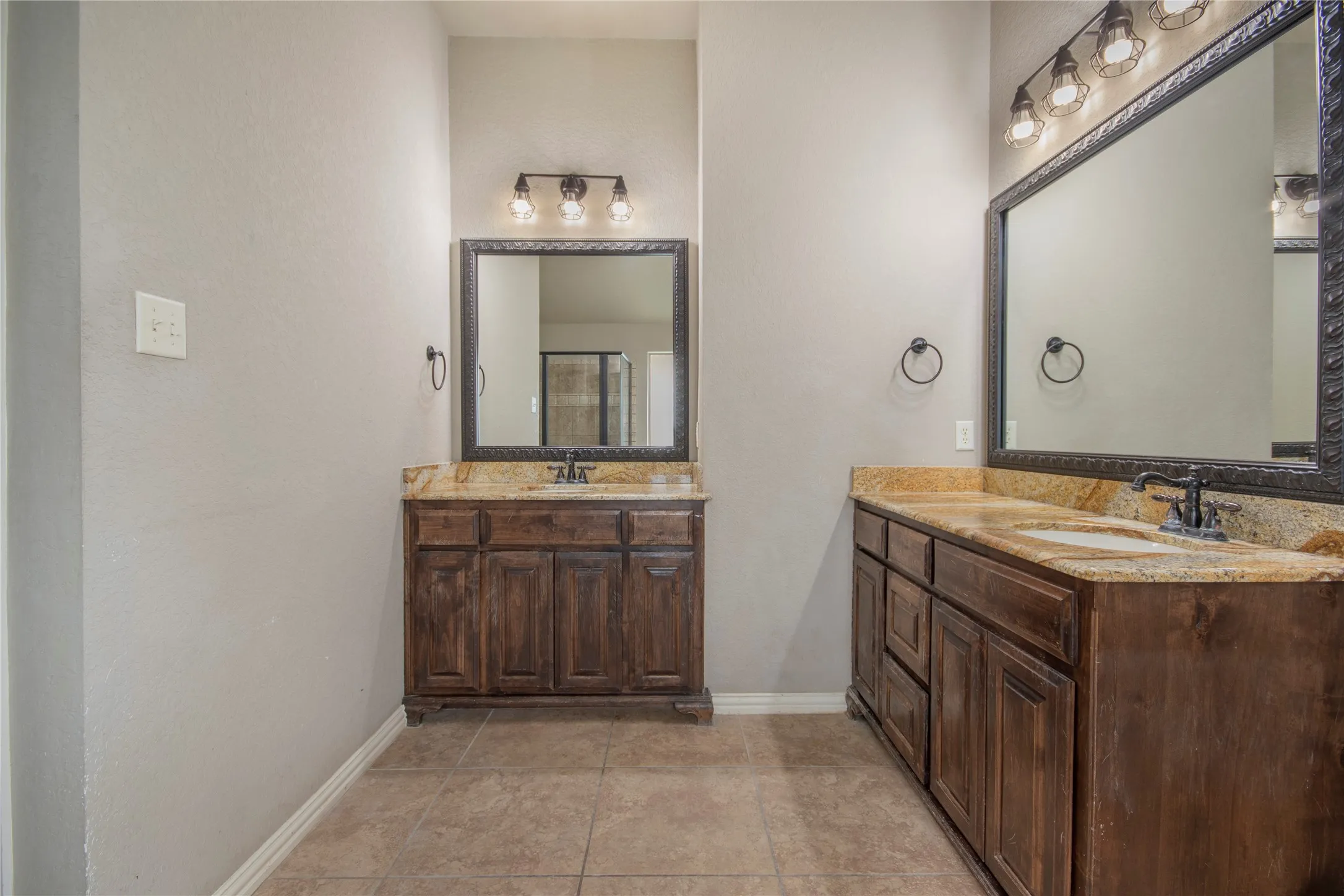 Single Family Residence For Sale in Denton County , 2505 Wichita Trail, Sanger, Texas 76266, 4 Bedroom, 3 Bathroom, 2 Garage spaces, 2,192 Sqft, built in 2008, mls#21336518, Real Estate Agent in Sanger, Homes For Sale in Denton county, Homes For Sale in Sanger, Realtor in Sanger Texas, Real Estate Brokerage Independent Realty Texas, Luminita Cordes Realtor