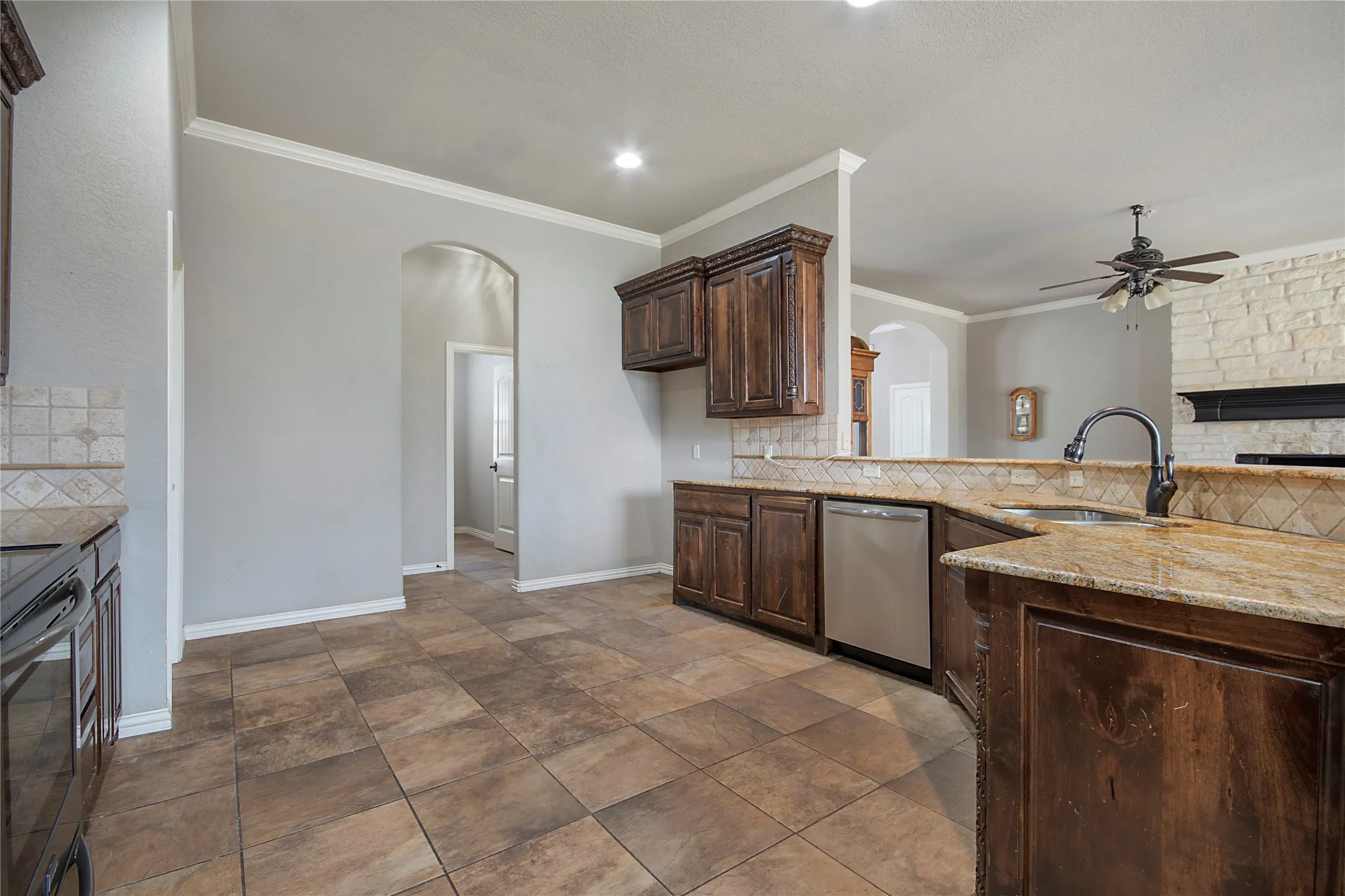Single Family Residence For Sale in Denton County , 2505 Wichita Trail, Sanger, Texas 76266, 4 Bedroom, 3 Bathroom, 2 Garage spaces, 2,192 Sqft, built in 2008, mls#21336518, Real Estate Agent in Sanger, Homes For Sale in Denton county, Homes For Sale in Sanger, Realtor in Sanger Texas, Real Estate Brokerage Independent Realty Texas, Luminita Cordes Realtor