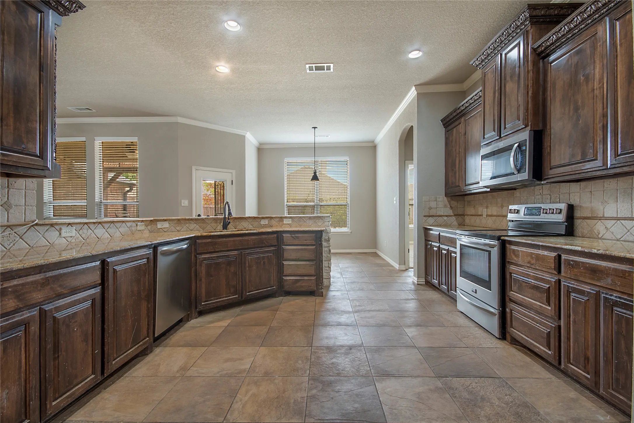Single Family Residence For Sale in Denton County , 2505 Wichita Trail, Sanger, Texas 76266, 4 Bedroom, 3 Bathroom, 2 Garage spaces, 2,192 Sqft, built in 2008, mls#21336518, Real Estate Agent in Sanger, Homes For Sale in Denton county, Homes For Sale in Sanger, Realtor in Sanger Texas, Real Estate Brokerage Independent Realty Texas, Luminita Cordes Realtor