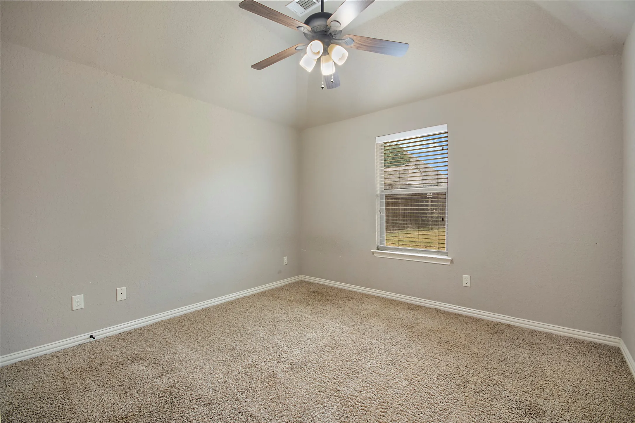 Single Family Residence For Sale in Denton County , 2505 Wichita Trail, Sanger, Texas 76266, 4 Bedroom, 3 Bathroom, 2 Garage spaces, 2,192 Sqft, built in 2008, mls#21336518, Real Estate Agent in Sanger, Homes For Sale in Denton county, Homes For Sale in Sanger, Realtor in Sanger Texas, Real Estate Brokerage Independent Realty Texas, Luminita Cordes Realtor