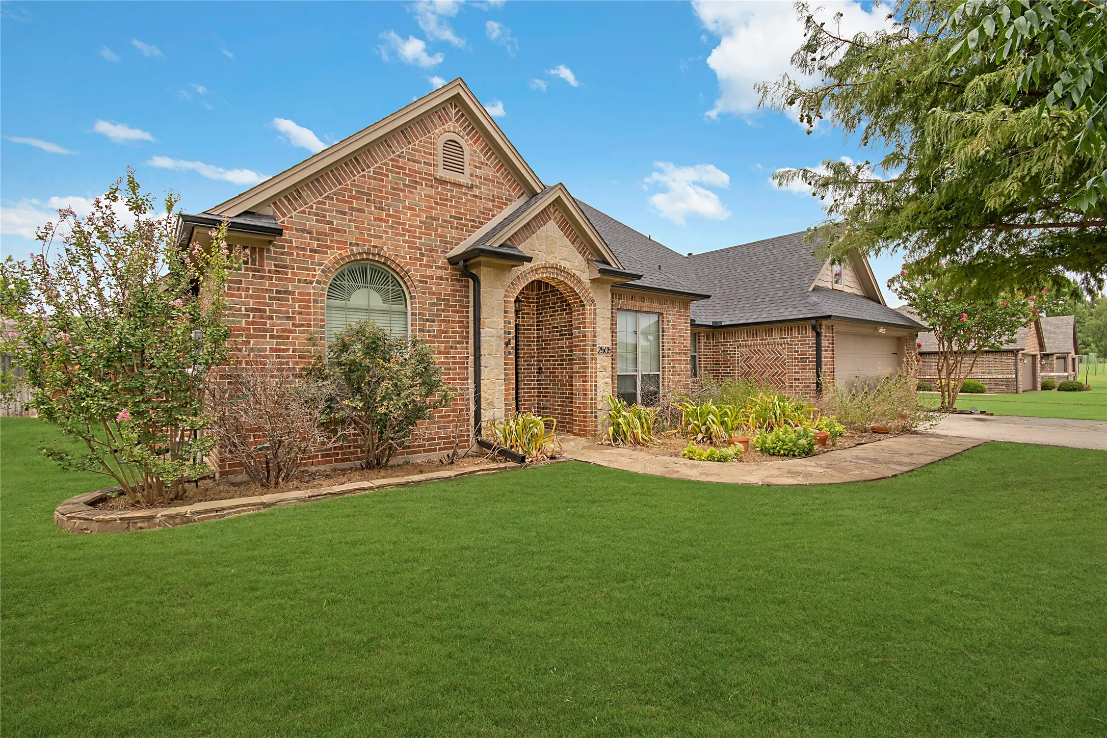 Single Family Residence For Sale in Denton County , 2505 Wichita Trail, Sanger, Texas 76266, 4 Bedroom, 3 Bathroom, 2 Garage spaces, 2,192 Sqft, built in 2008, mls#21336518, Real Estate Agent in Sanger, Homes For Sale in Denton county, Homes For Sale in Sanger, Realtor in Sanger Texas, Real Estate Brokerage Independent Realty Texas, Luminita Cordes Realtor