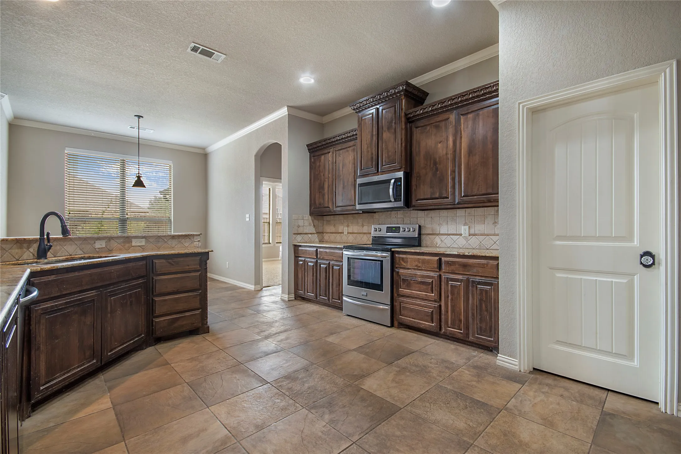 Single Family Residence For Sale in Denton County , 2505 Wichita Trail, Sanger, Texas 76266, 4 Bedroom, 3 Bathroom, 2 Garage spaces, 2,192 Sqft, built in 2008, mls#21336518, Real Estate Agent in Sanger, Homes For Sale in Denton county, Homes For Sale in Sanger, Realtor in Sanger Texas, Real Estate Brokerage Independent Realty Texas, Luminita Cordes Realtor