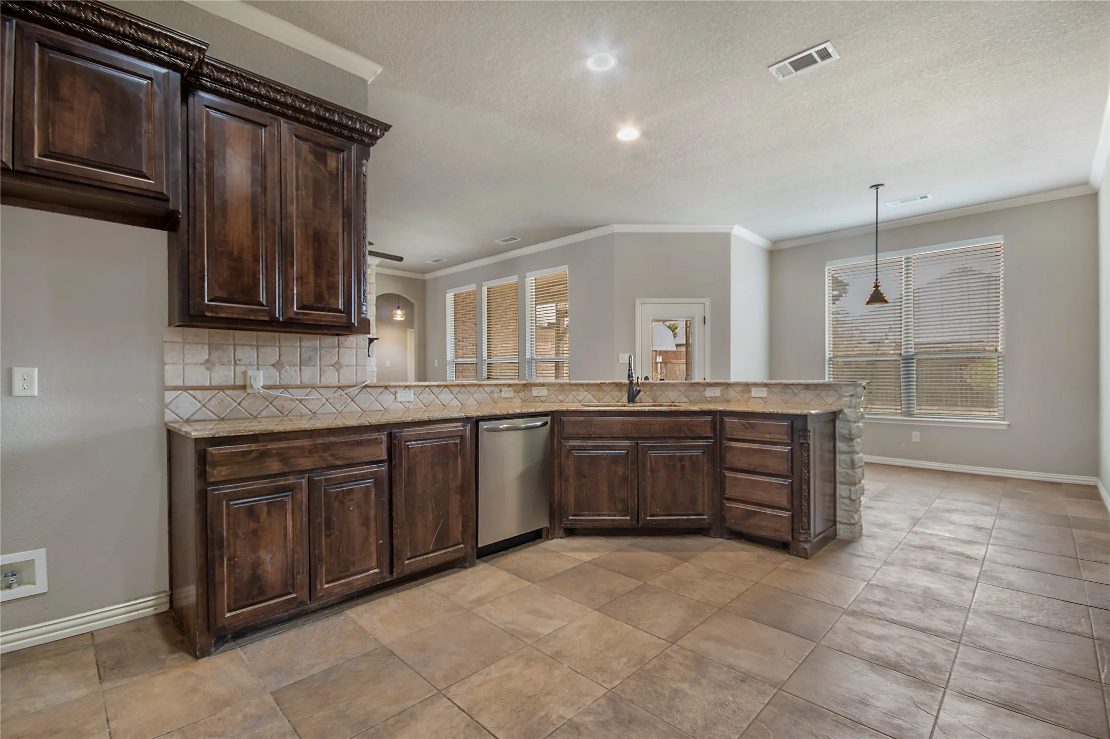 Single Family Residence For Sale in Denton County , 2505 Wichita Trail, Sanger, Texas 76266, 4 Bedroom, 3 Bathroom, 2 Garage spaces, 2,192 Sqft, built in 2008, mls#21336518, Real Estate Agent in Sanger, Homes For Sale in Denton county, Homes For Sale in Sanger, Realtor in Sanger Texas, Real Estate Brokerage Independent Realty Texas, Luminita Cordes Realtor