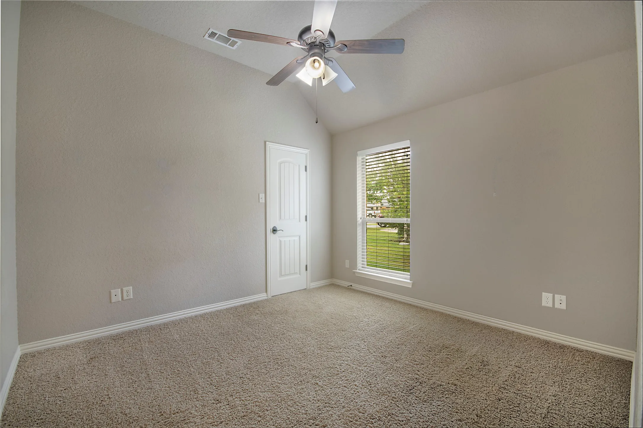 Single Family Residence For Sale in Denton County , 2505 Wichita Trail, Sanger, Texas 76266, 4 Bedroom, 3 Bathroom, 2 Garage spaces, 2,192 Sqft, built in 2008, mls#21336518, Real Estate Agent in Sanger, Homes For Sale in Denton county, Homes For Sale in Sanger, Realtor in Sanger Texas, Real Estate Brokerage Independent Realty Texas, Luminita Cordes Realtor