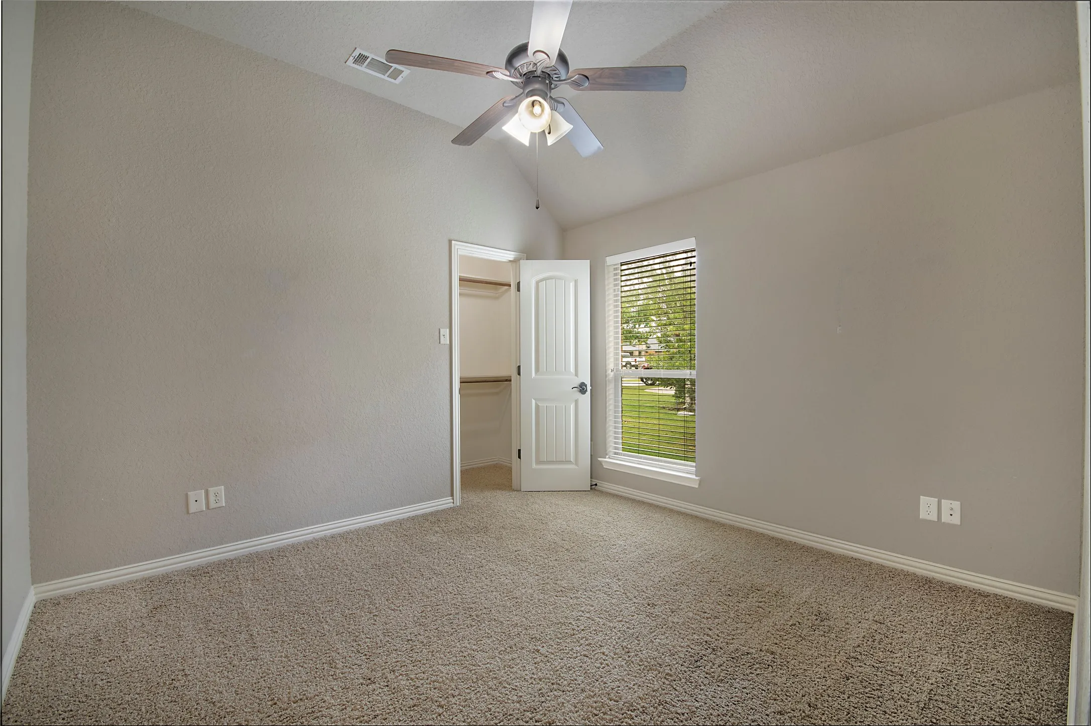 Single Family Residence For Sale in Denton County , 2505 Wichita Trail, Sanger, Texas 76266, 4 Bedroom, 3 Bathroom, 2 Garage spaces, 2,192 Sqft, built in 2008, mls#21336518, Real Estate Agent in Sanger, Homes For Sale in Denton county, Homes For Sale in Sanger, Realtor in Sanger Texas, Real Estate Brokerage Independent Realty Texas, Luminita Cordes Realtor