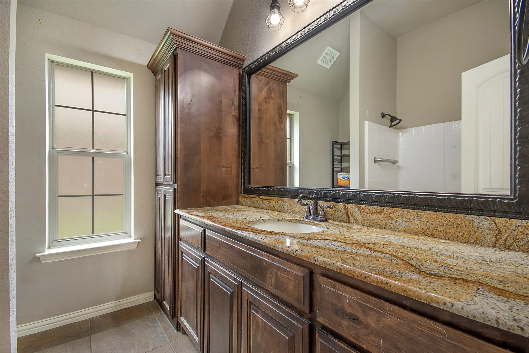 Single Family Residence For Sale in Denton County , 2505 Wichita Trail, Sanger, Texas 76266, 4 Bedroom, 3 Bathroom, 2 Garage spaces, 2,192 Sqft, built in 2008, mls#21336518, Real Estate Agent in Sanger, Homes For Sale in Denton county, Homes For Sale in Sanger, Realtor in Sanger Texas, Real Estate Brokerage Independent Realty Texas, Luminita Cordes Realtor