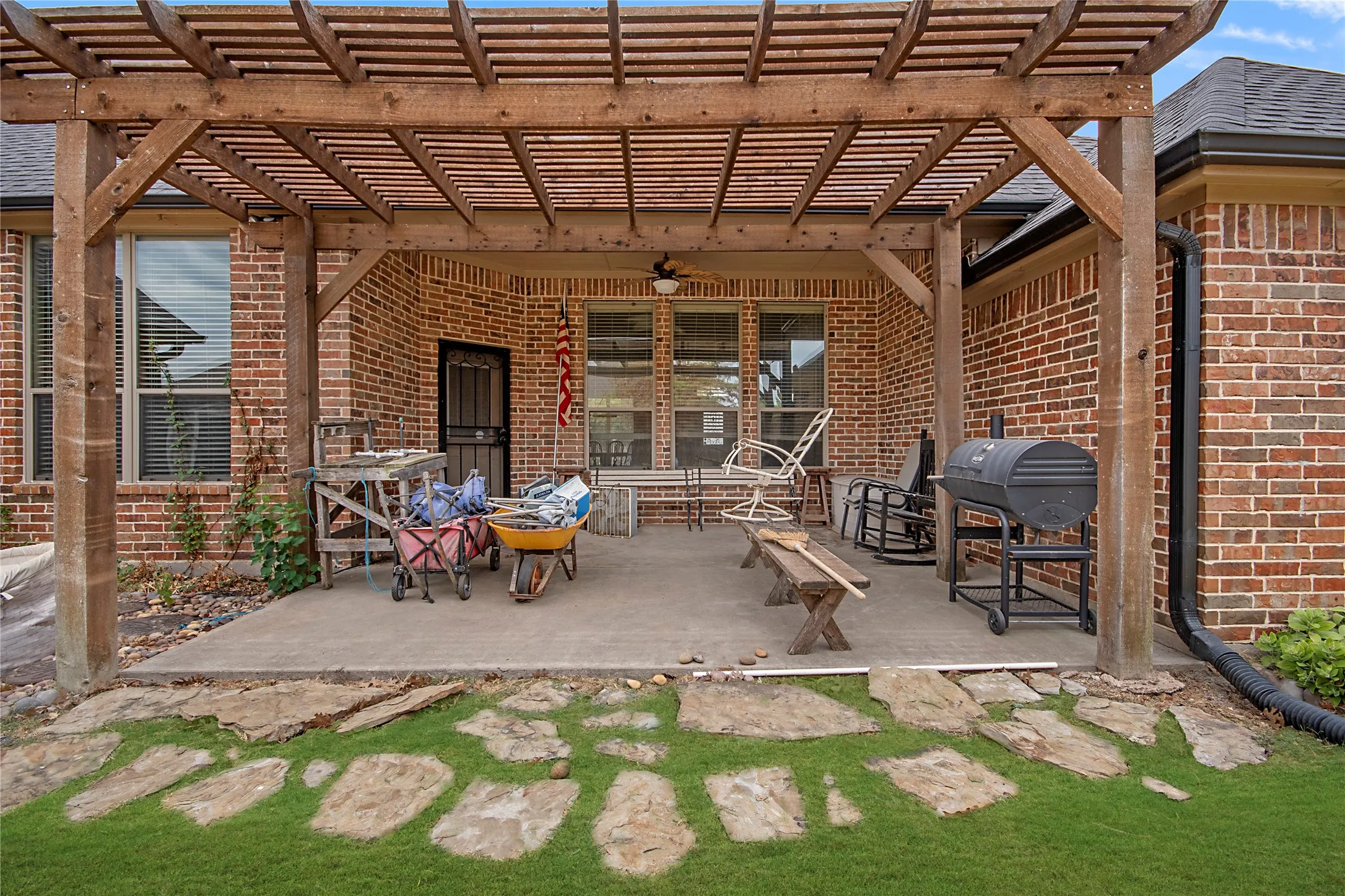 Single Family Residence For Sale in Denton County , 2505 Wichita Trail, Sanger, Texas 76266, 4 Bedroom, 3 Bathroom, 2 Garage spaces, 2,192 Sqft, built in 2008, mls#21336518, Real Estate Agent in Sanger, Homes For Sale in Denton county, Homes For Sale in Sanger, Realtor in Sanger Texas, Real Estate Brokerage Independent Realty Texas, Luminita Cordes Realtor