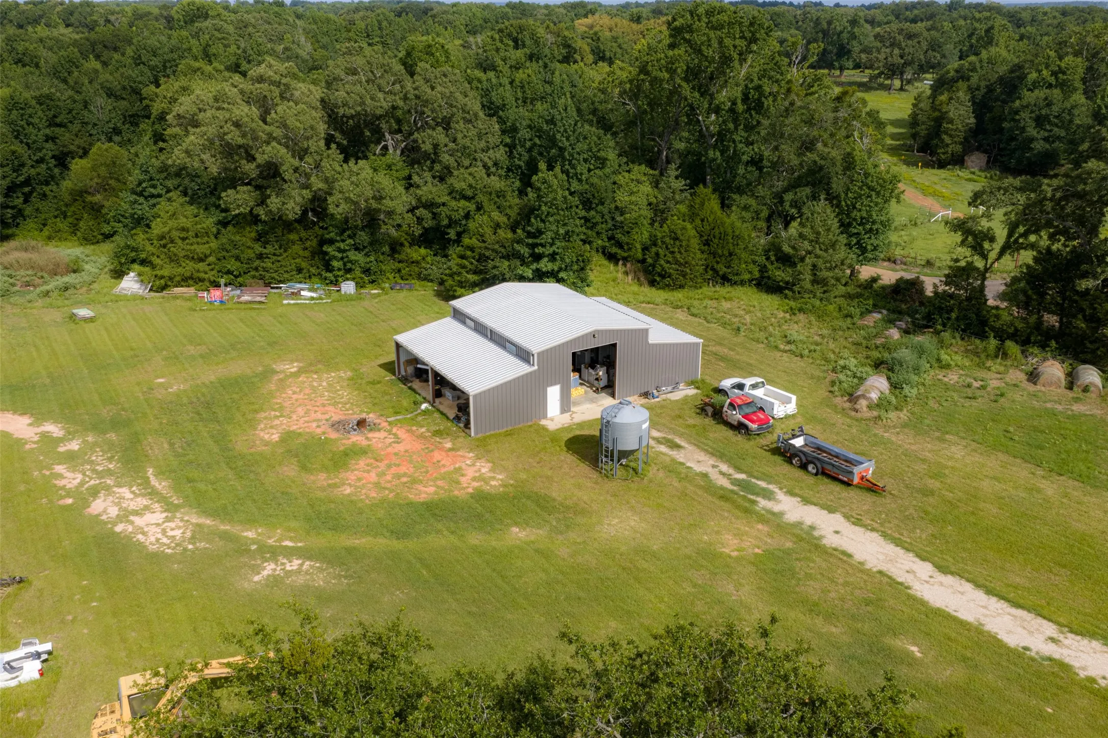Farm For Sale in Henderson County , 13053 County Road 3806 3805, Murchison, Texas 75778, 6 Bedrooms, 5 Bathrooms, 3 Garage spaces, 3,482 Sqft, built in 1984, Price $2,325,000, mls#21336528, Real Estate Agent in Murchison, Homes For Sale in Henderson county, Homes For Sale in Murchison, Realtor in Murchison Texas, Real Estate Brokerage Independent Realty Texas, Luminita Cordes Realtor