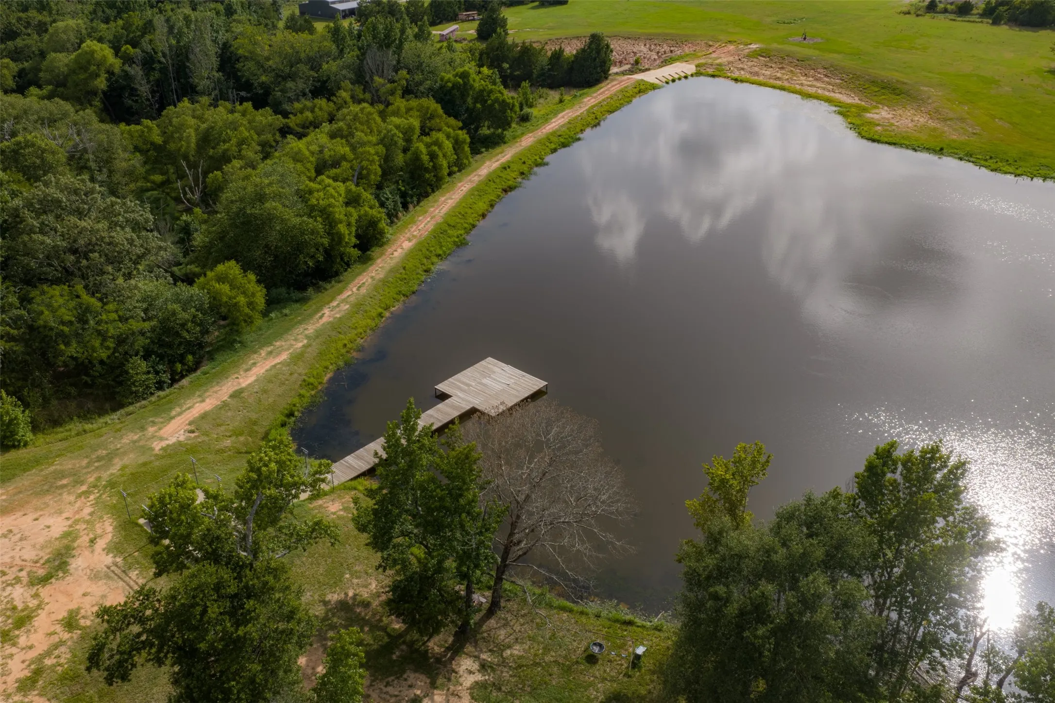 Farm For Sale in Henderson County , 13053 County Road 3806 3805, Murchison, Texas 75778, 6 Bedrooms, 5 Bathrooms, 3 Garage spaces, 3,482 Sqft, built in 1984, Price $2,325,000, mls#21336528, Real Estate Agent in Murchison, Homes For Sale in Henderson county, Homes For Sale in Murchison, Realtor in Murchison Texas, Real Estate Brokerage Independent Realty Texas, Luminita Cordes Realtor