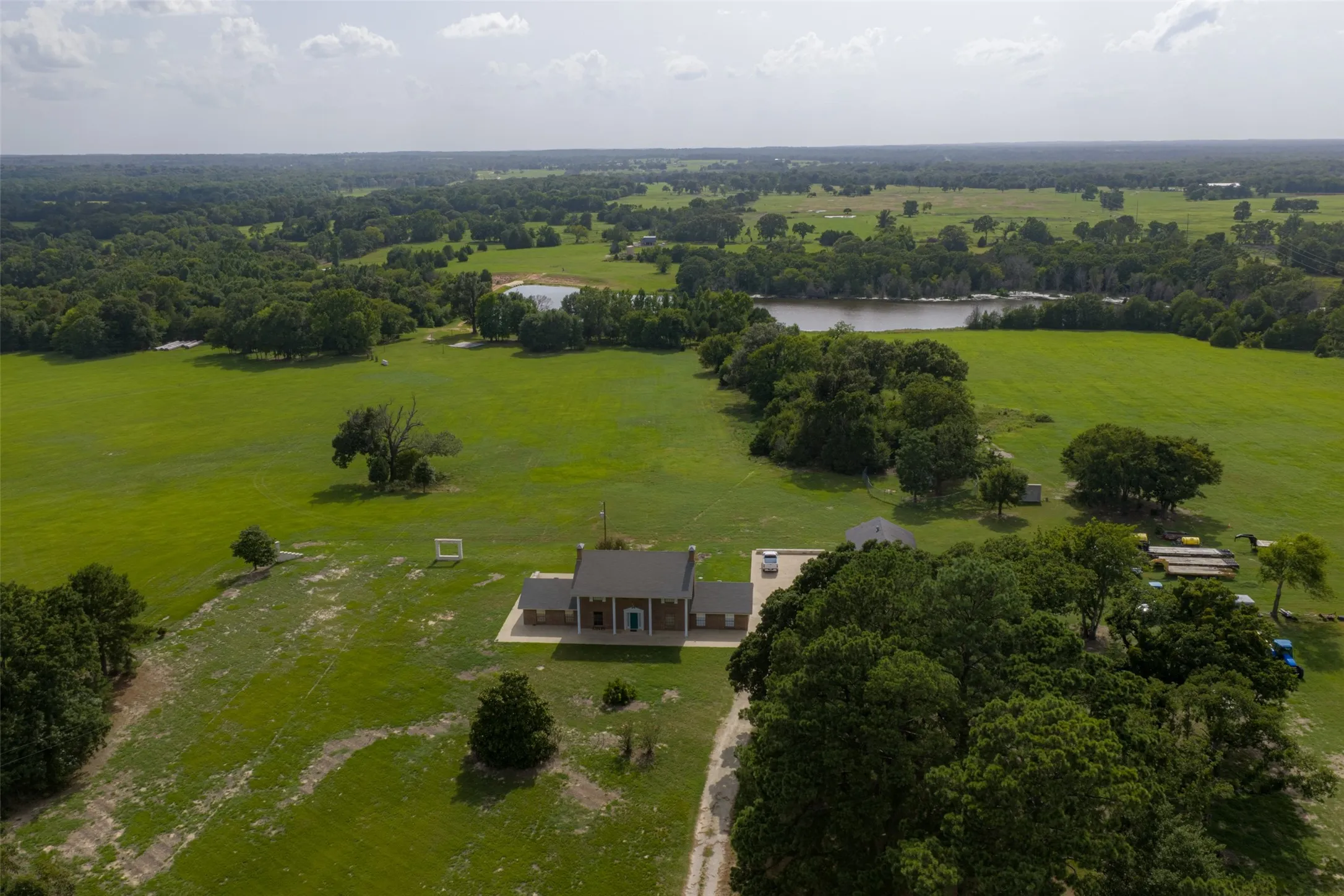 Farm For Sale in Henderson County , 13053 County Road 3806 3805, Murchison, Texas 75778, 6 Bedrooms, 5 Bathrooms, 3 Garage spaces, 3,482 Sqft, built in 1984, Price $2,325,000, mls#21336528, Real Estate Agent in Murchison, Homes For Sale in Henderson county, Homes For Sale in Murchison, Realtor in Murchison Texas, Real Estate Brokerage Independent Realty Texas, Luminita Cordes Realtor